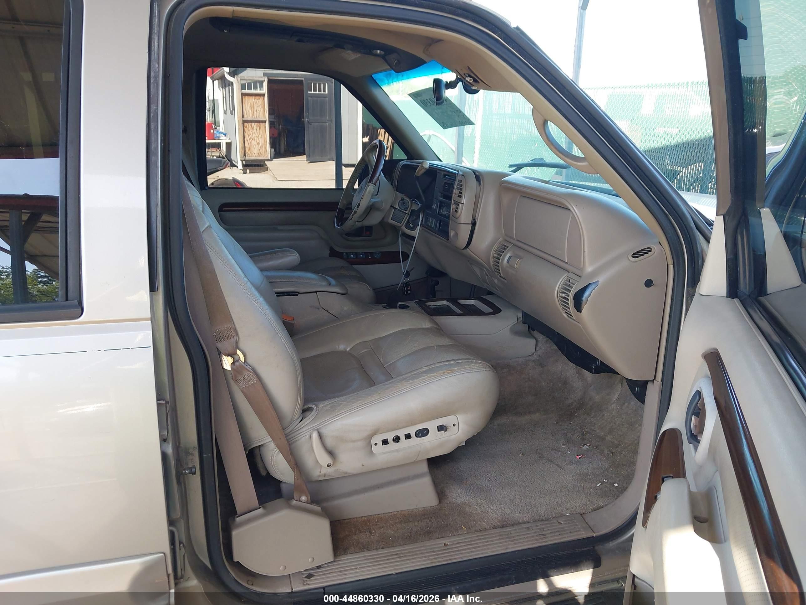 CADILLAC ESCALADE image 5