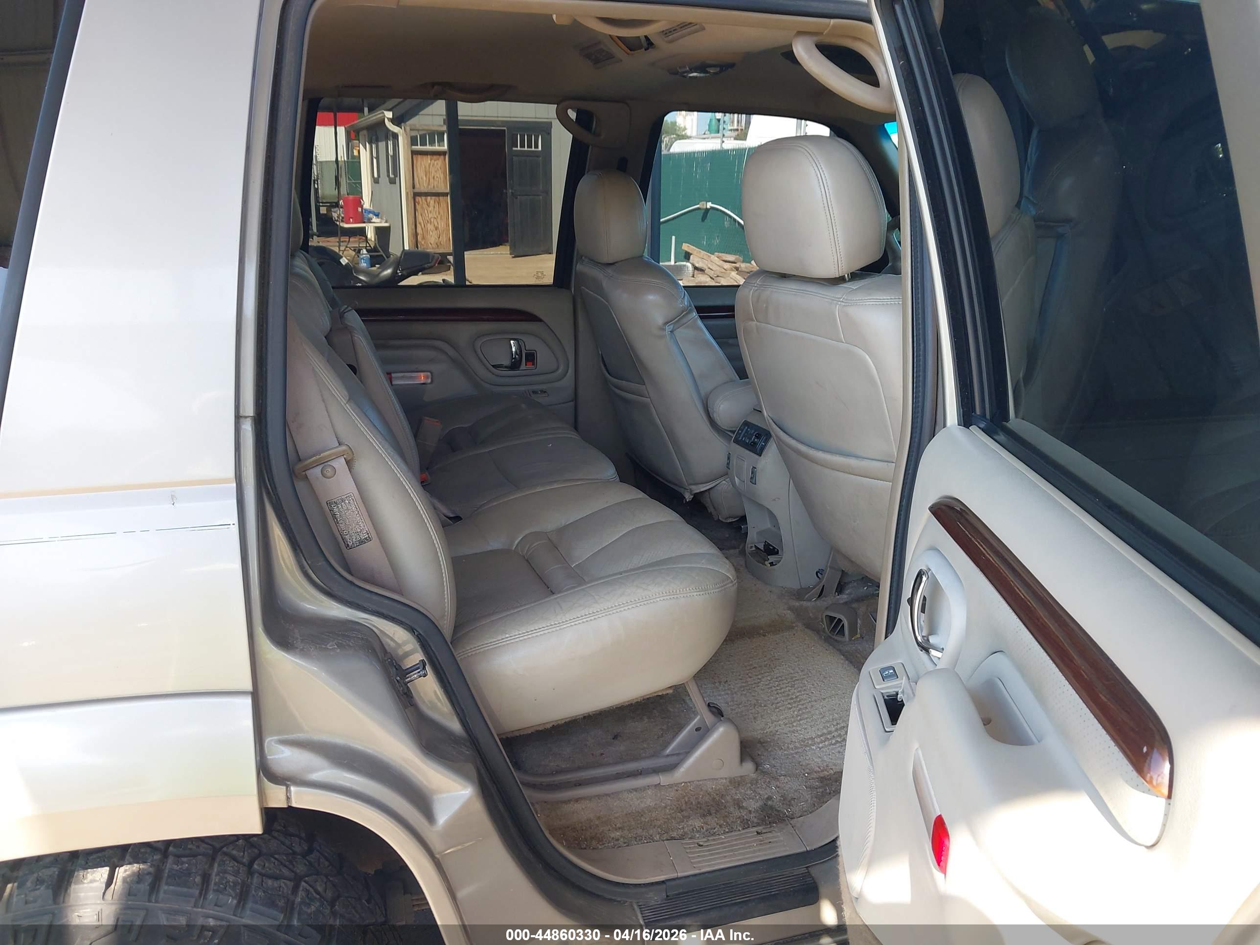 CADILLAC ESCALADE image 8