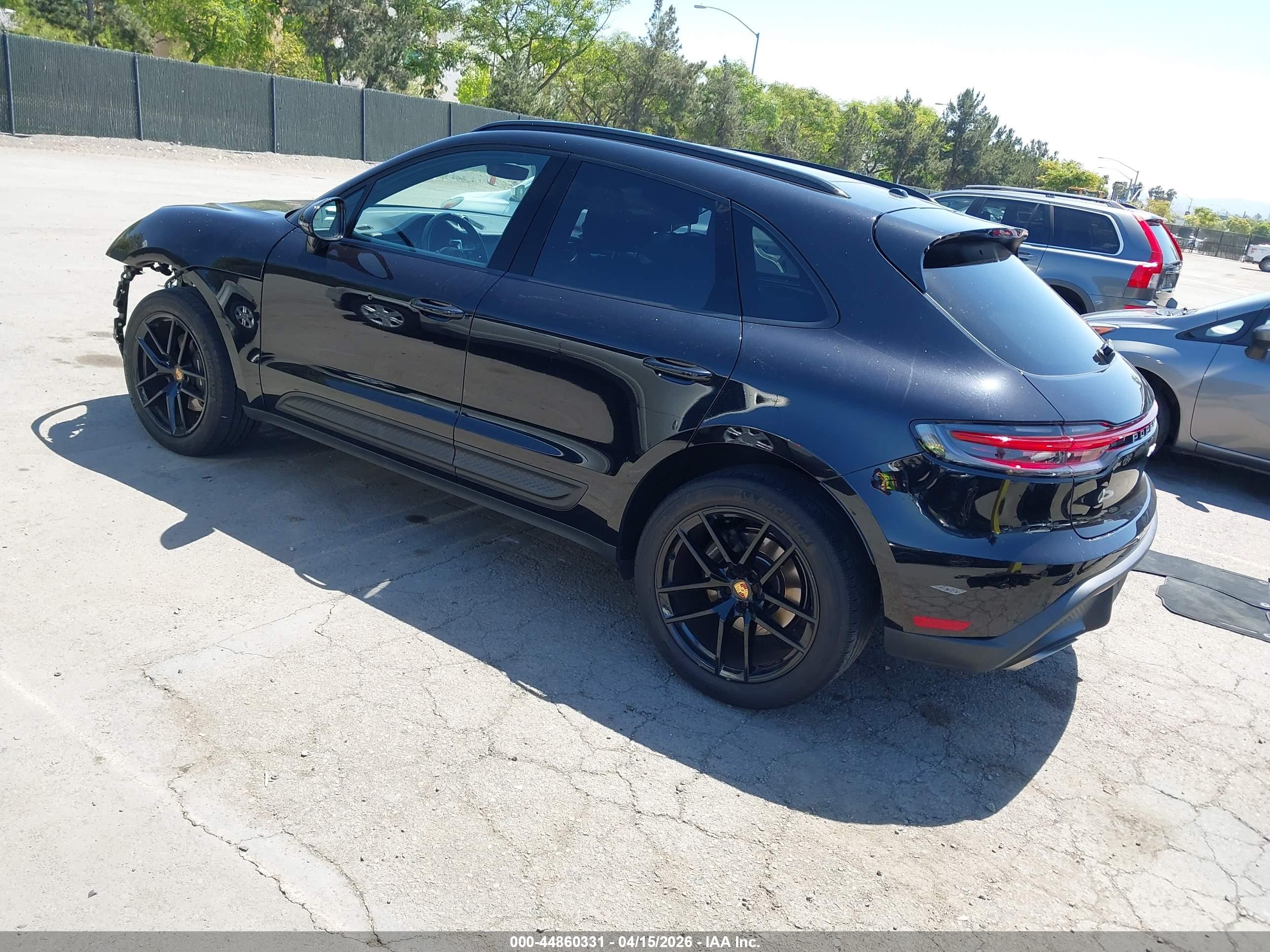 PORSCHE MACAN image 3