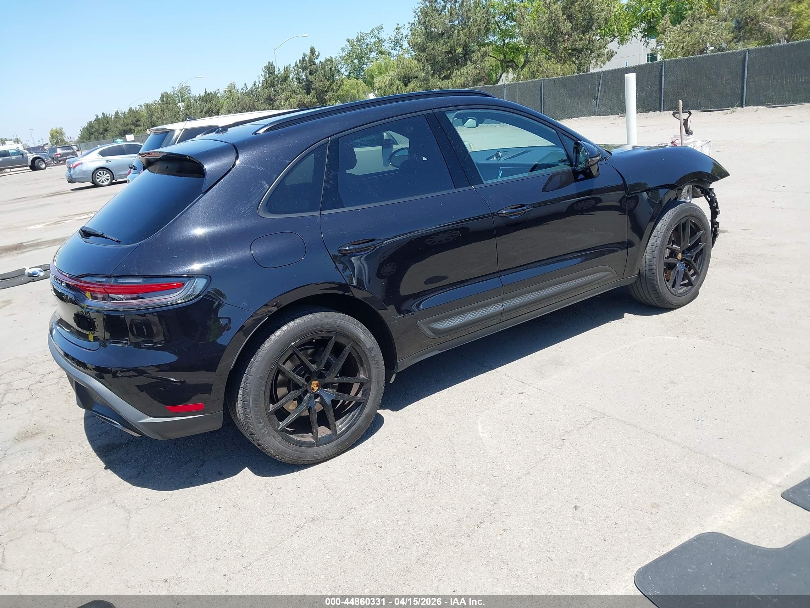 PORSCHE MACAN image 4