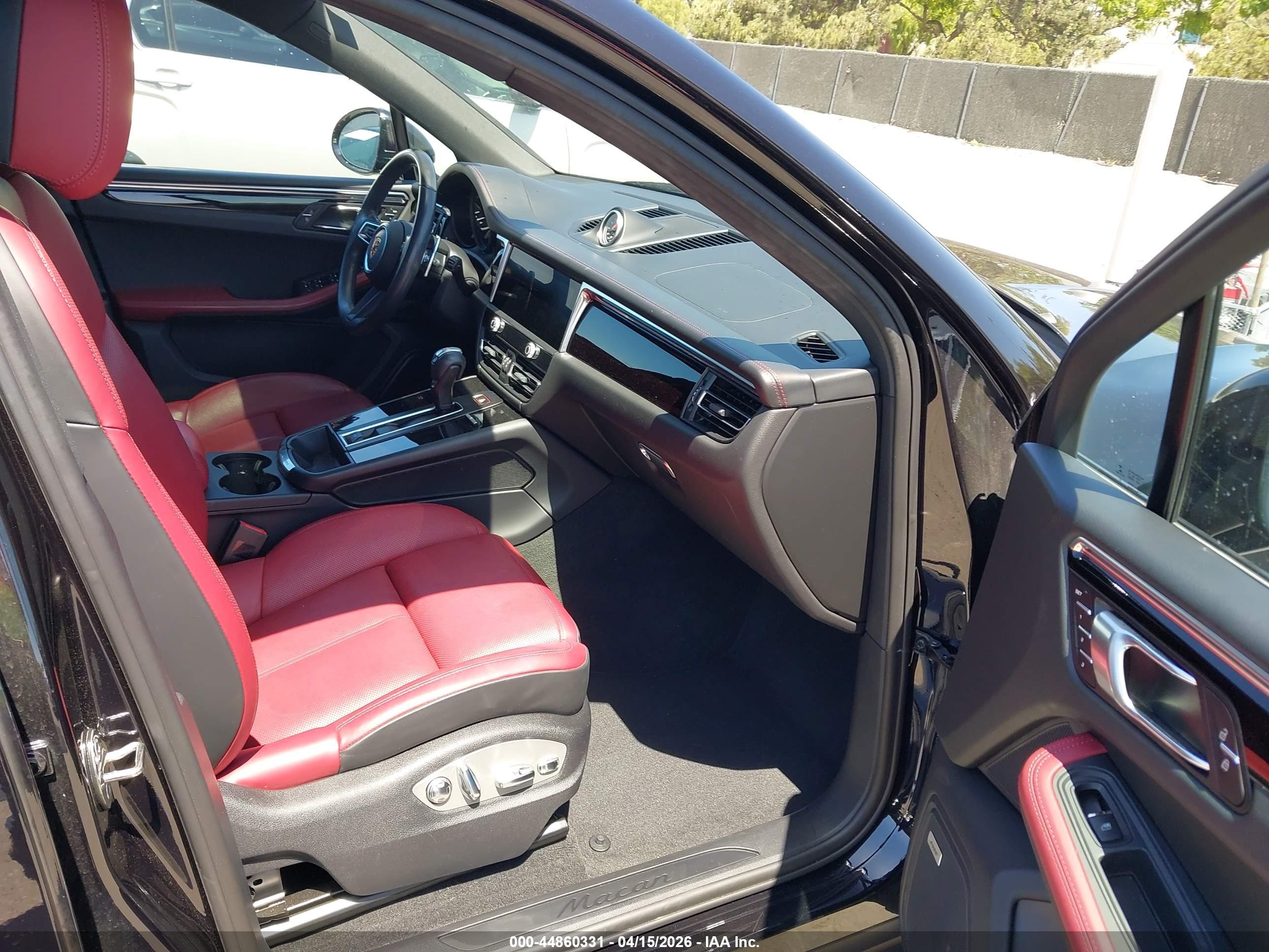 PORSCHE MACAN image 5