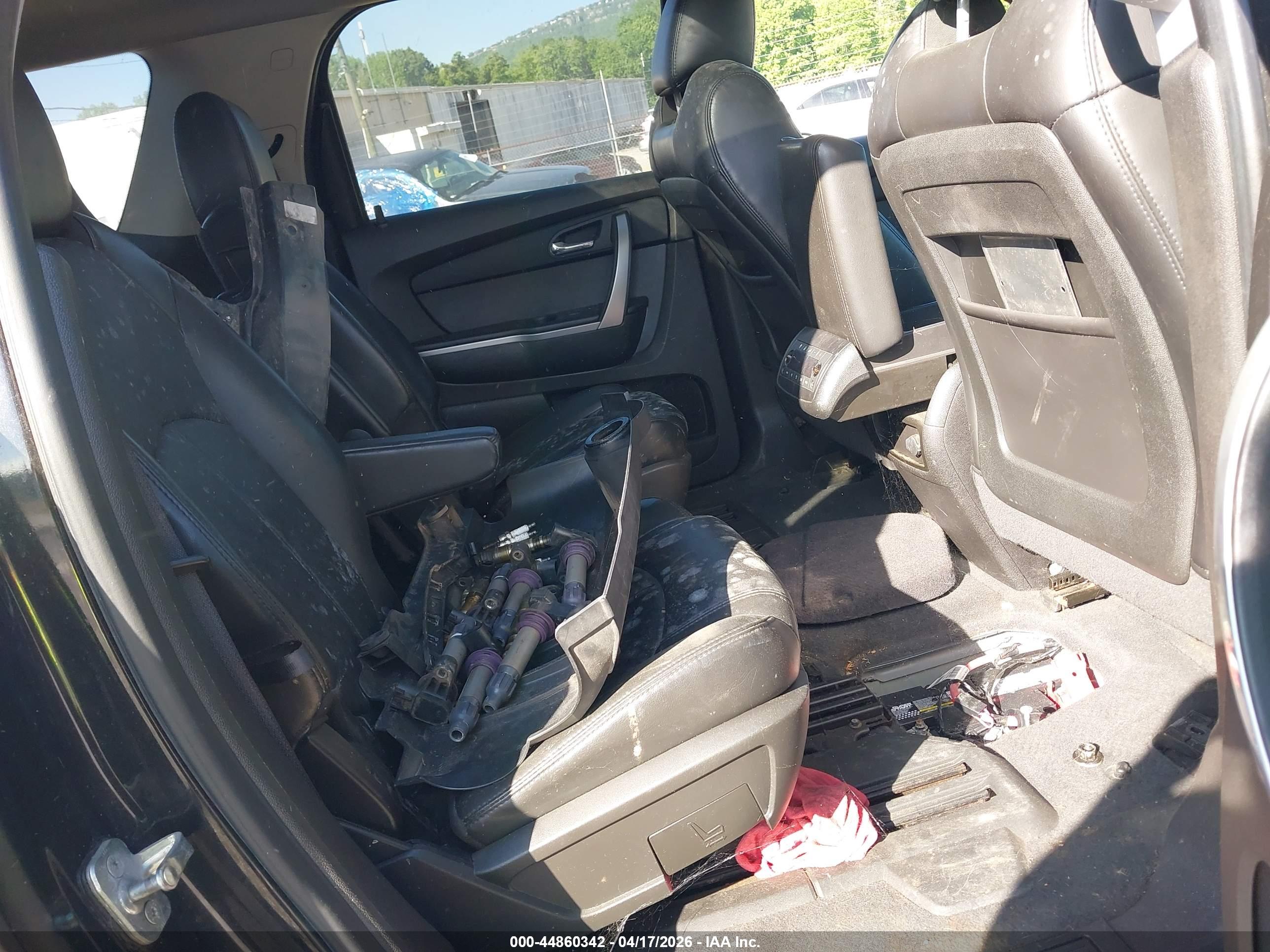 GMC ACADIA image 8