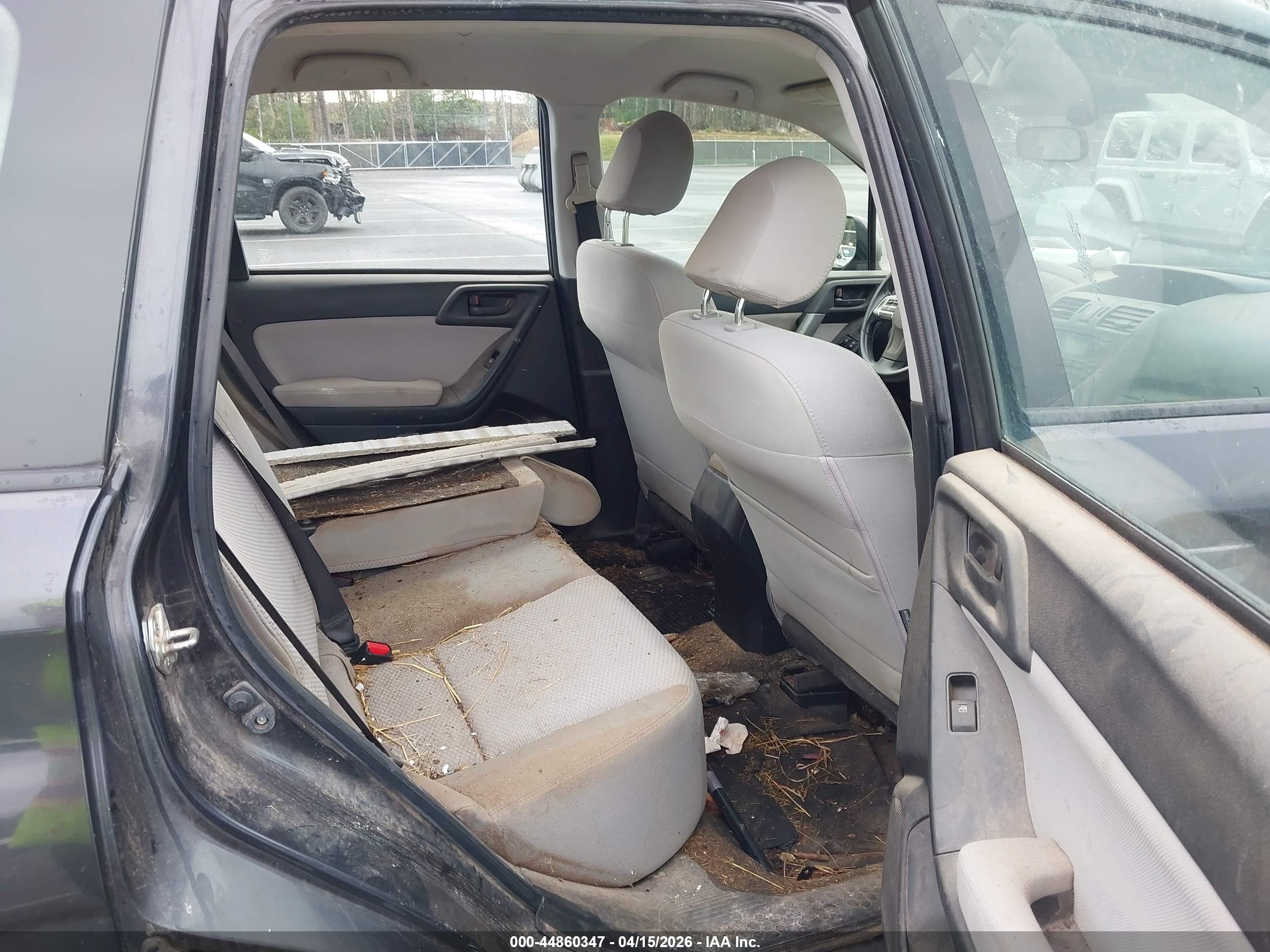 SUBARU FORESTER image 8