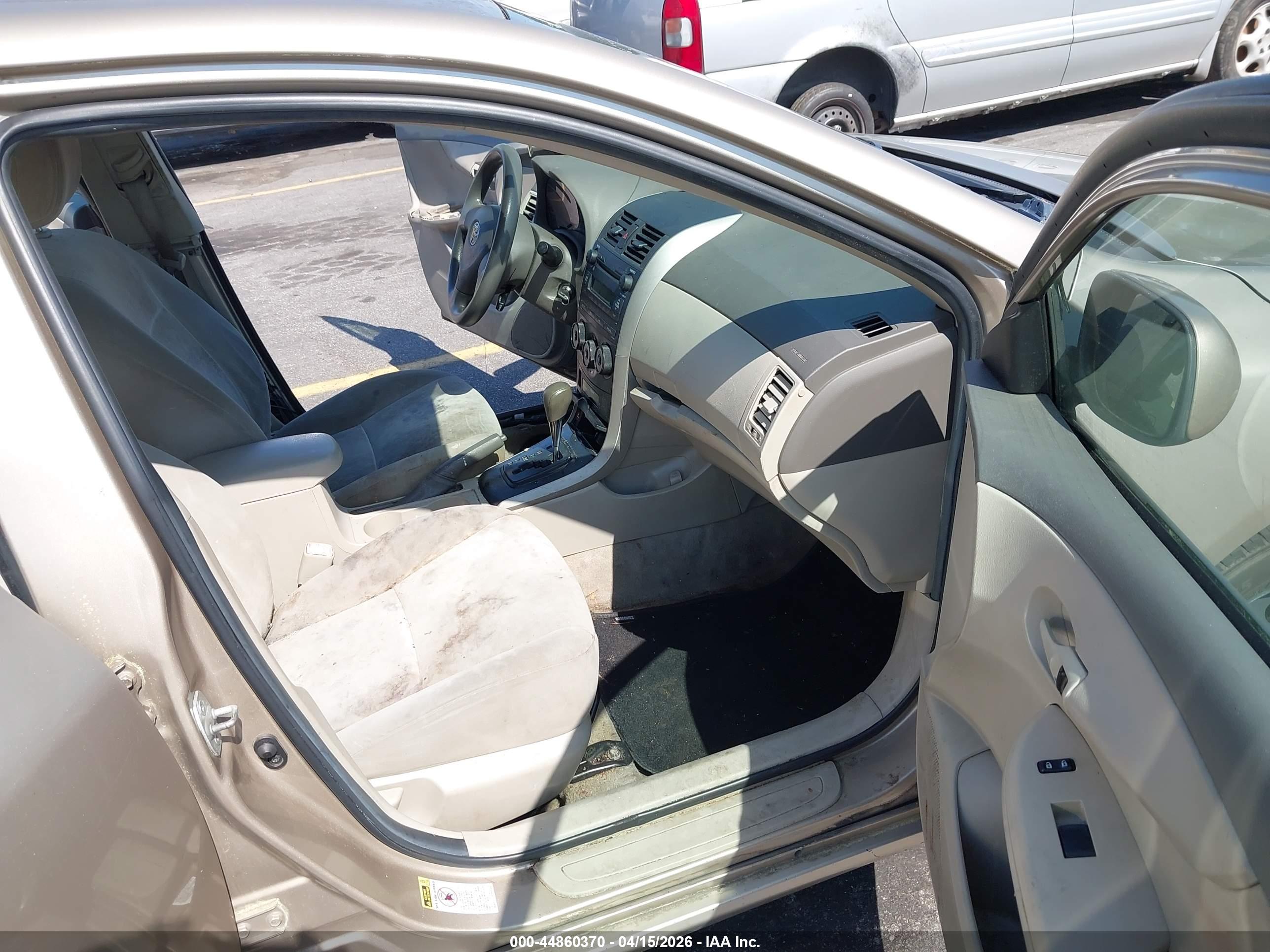 TOYOTA COROLLA image 5