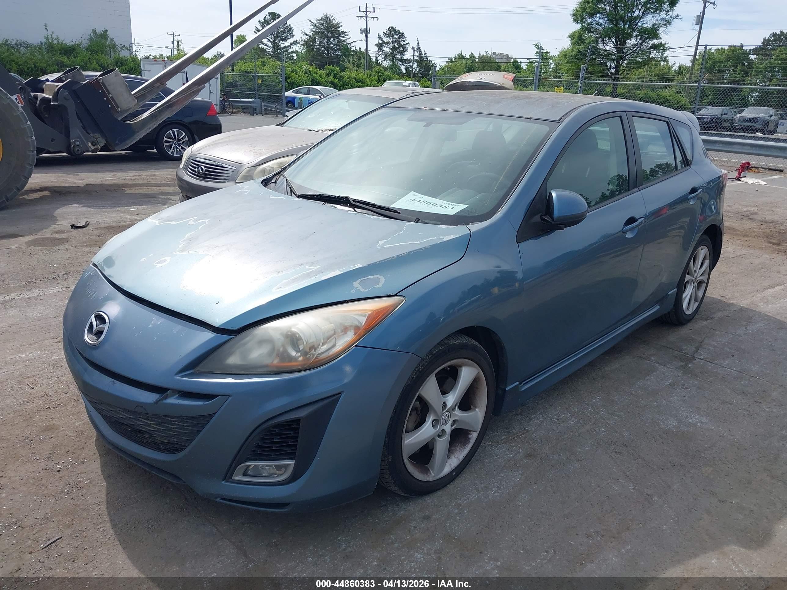 MAZDA MAZDA3 image 2