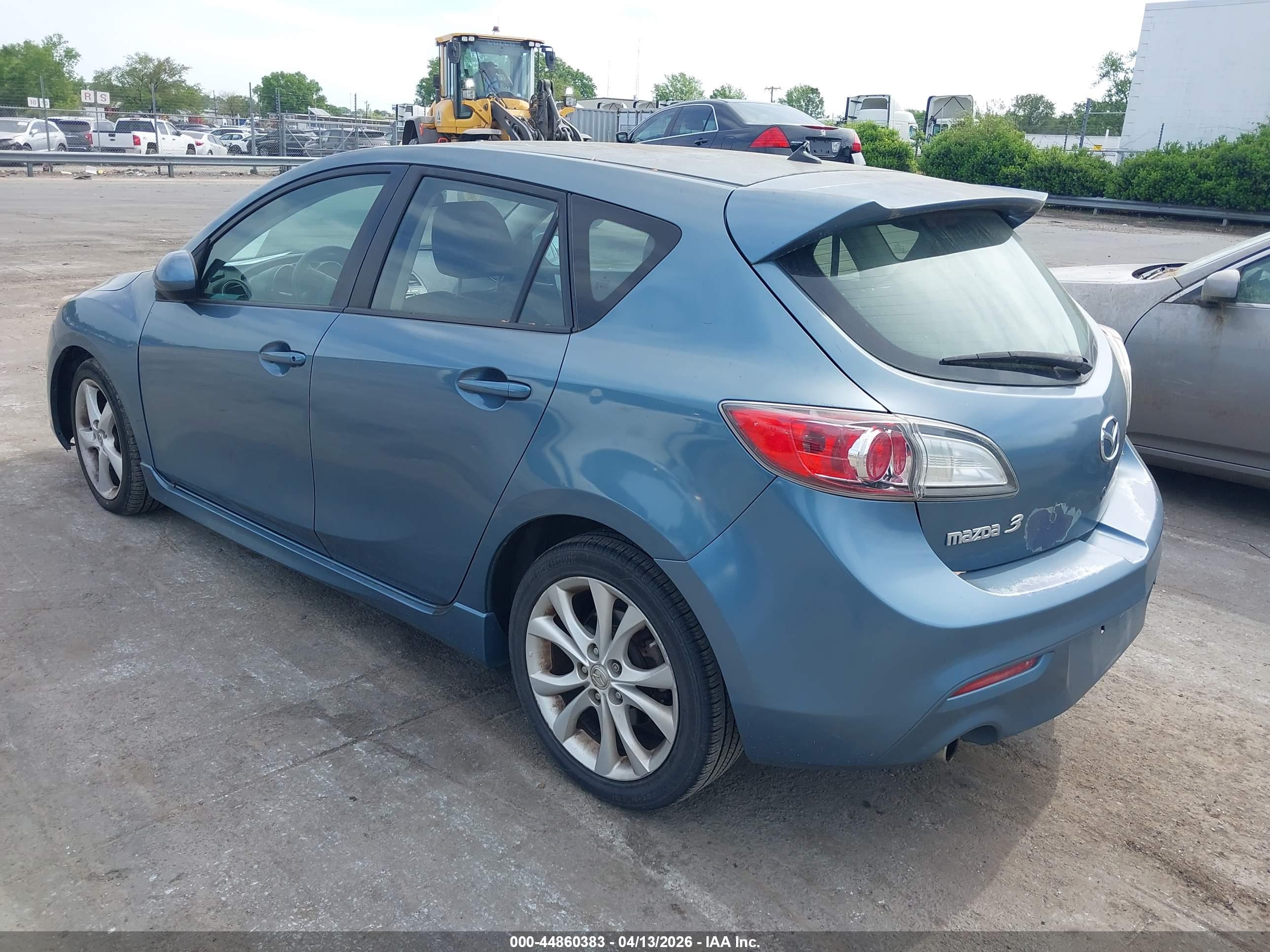MAZDA MAZDA3 image 3