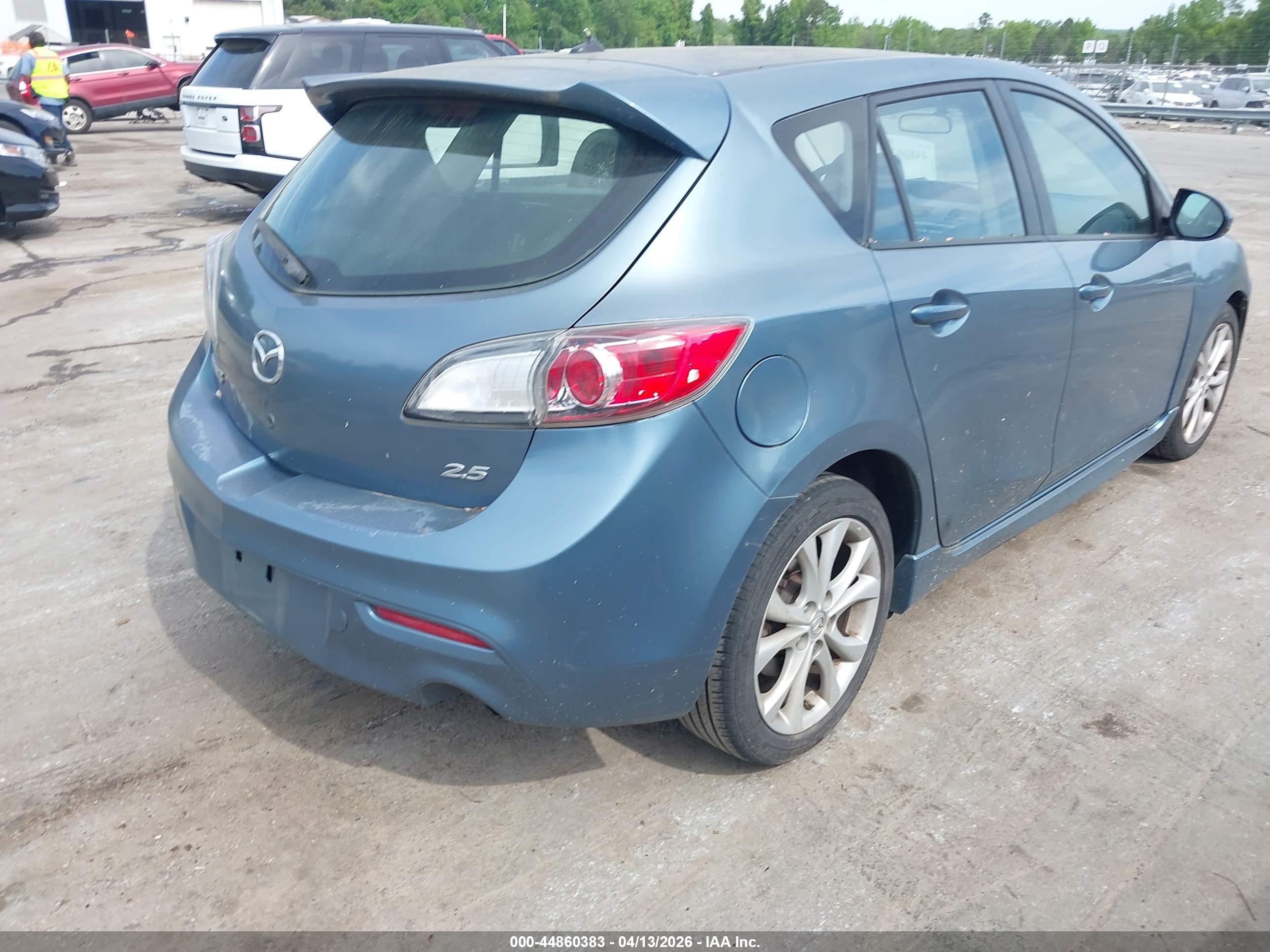MAZDA MAZDA3 image 4