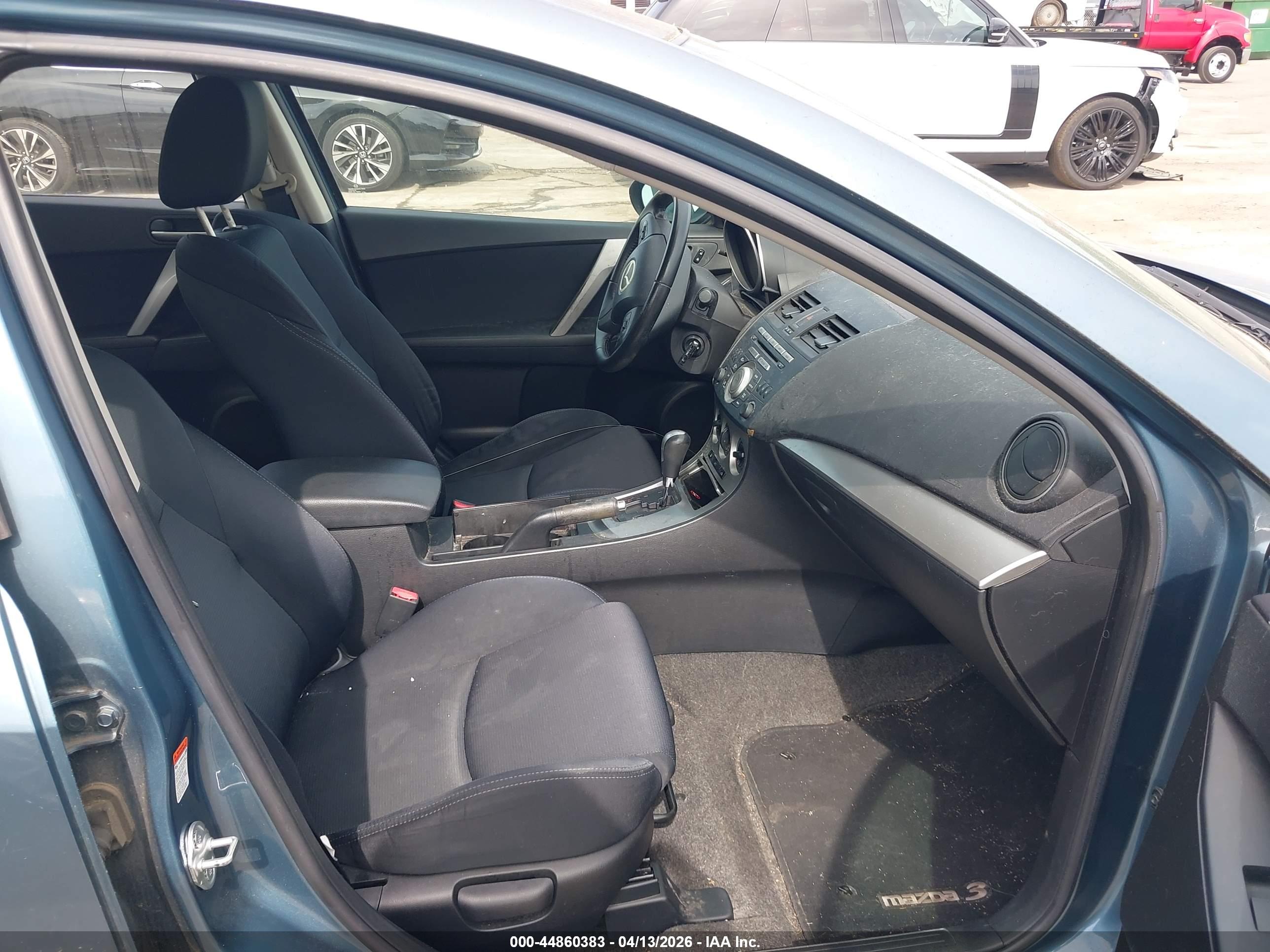 MAZDA MAZDA3 image 5