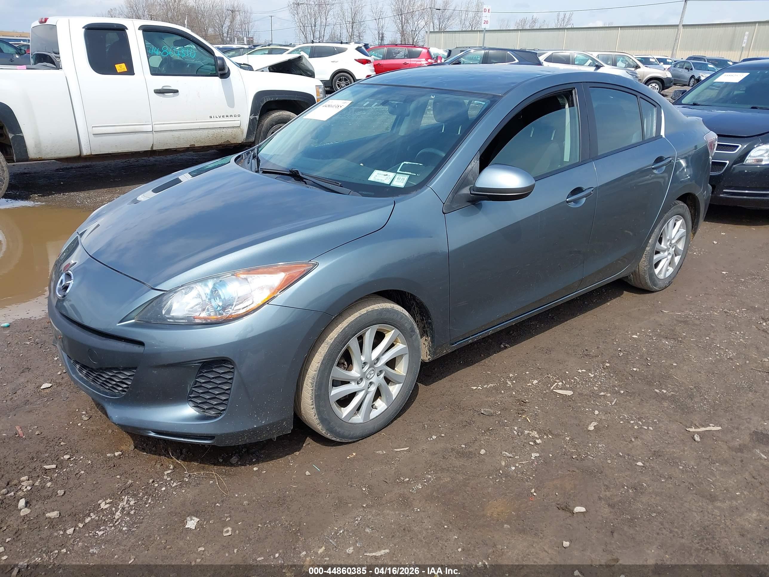 MAZDA MAZDA3 image 2