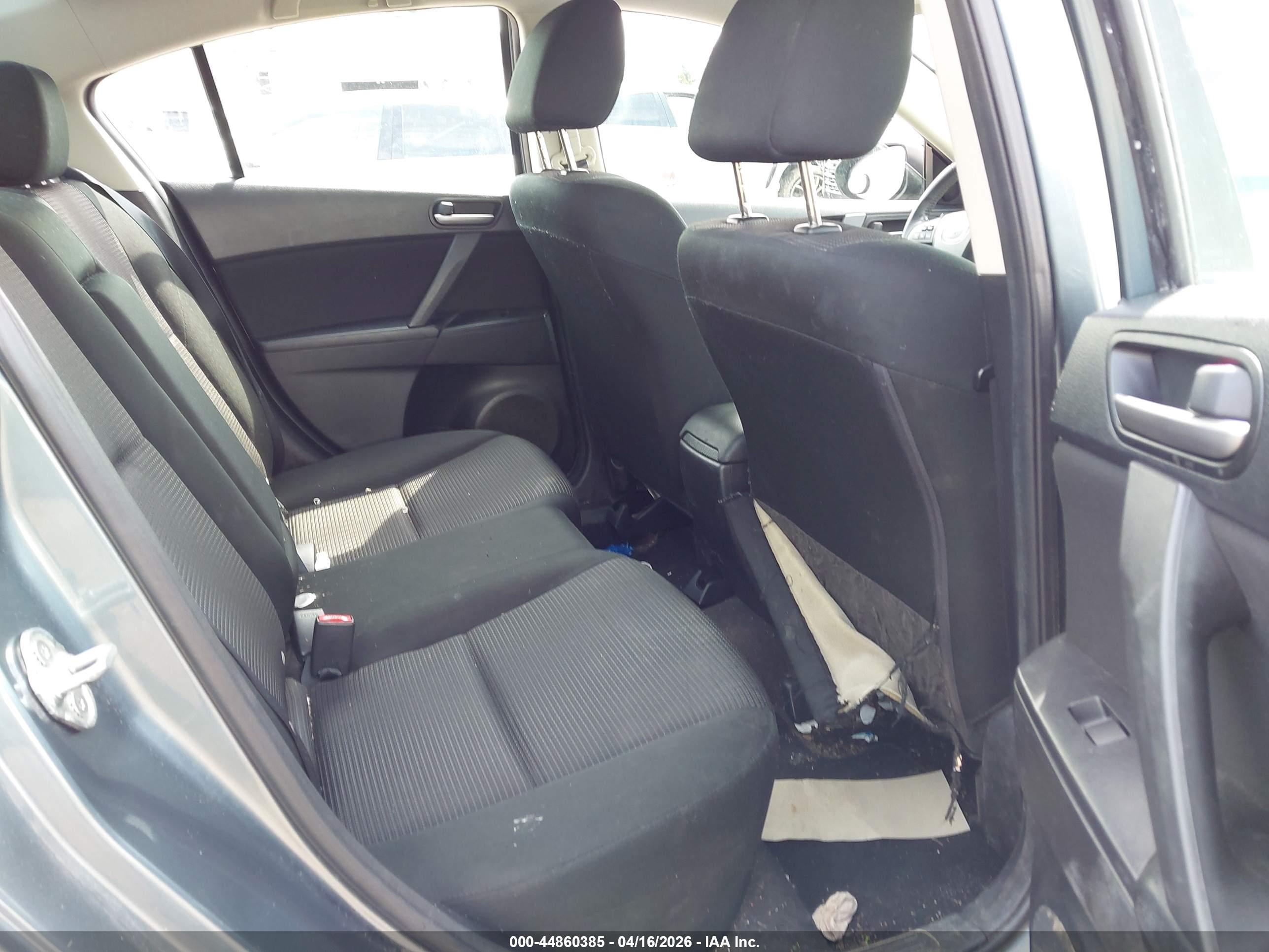 MAZDA MAZDA3 image 8