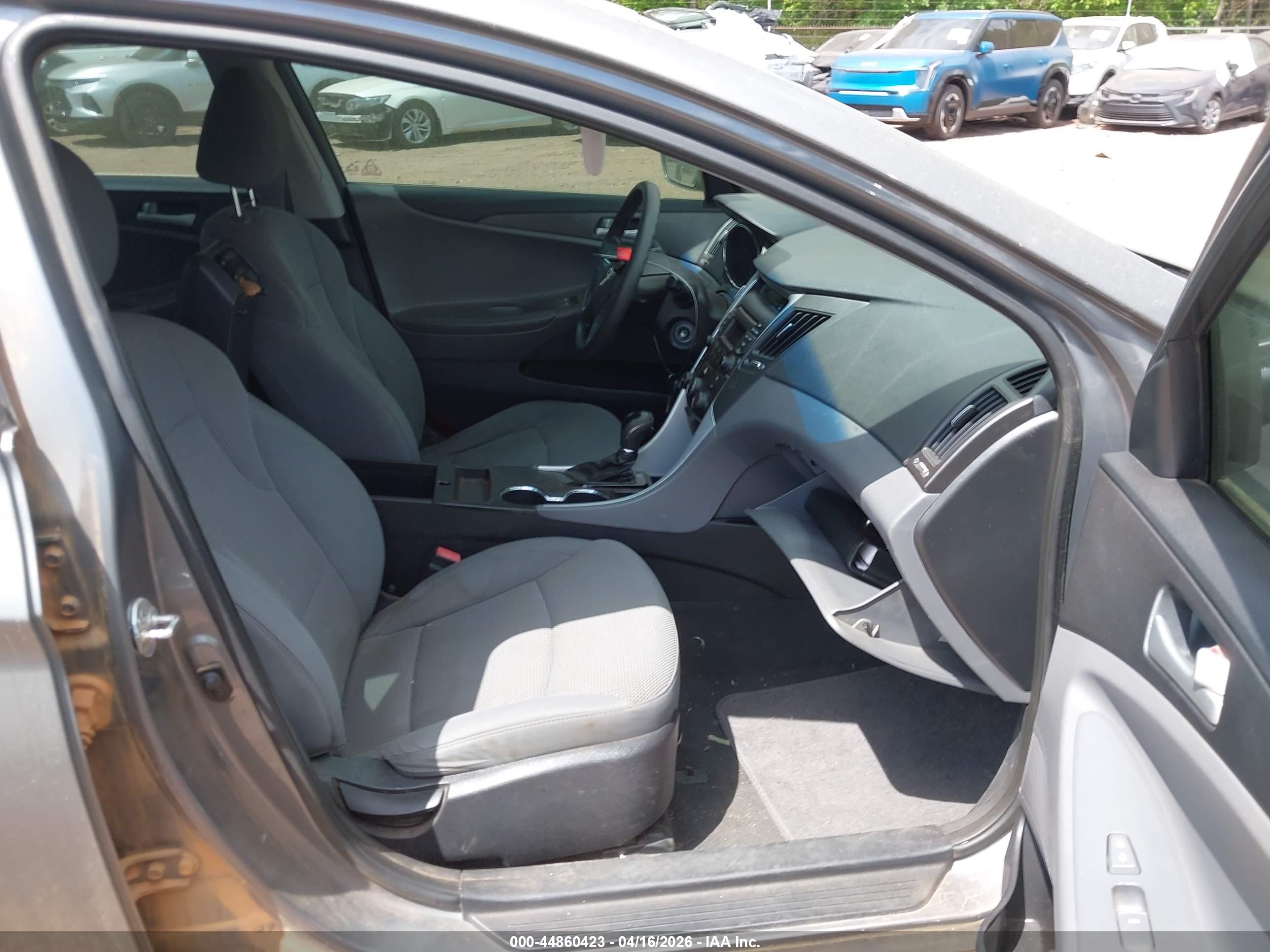 HYUNDAI SONATA image 5