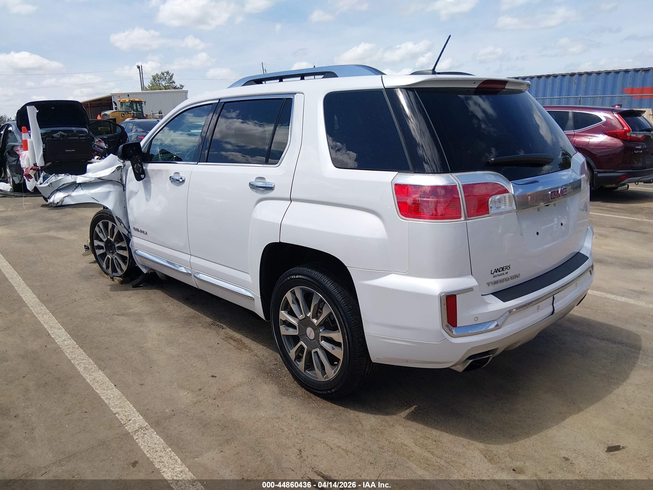 GMC TERRAIN image 3