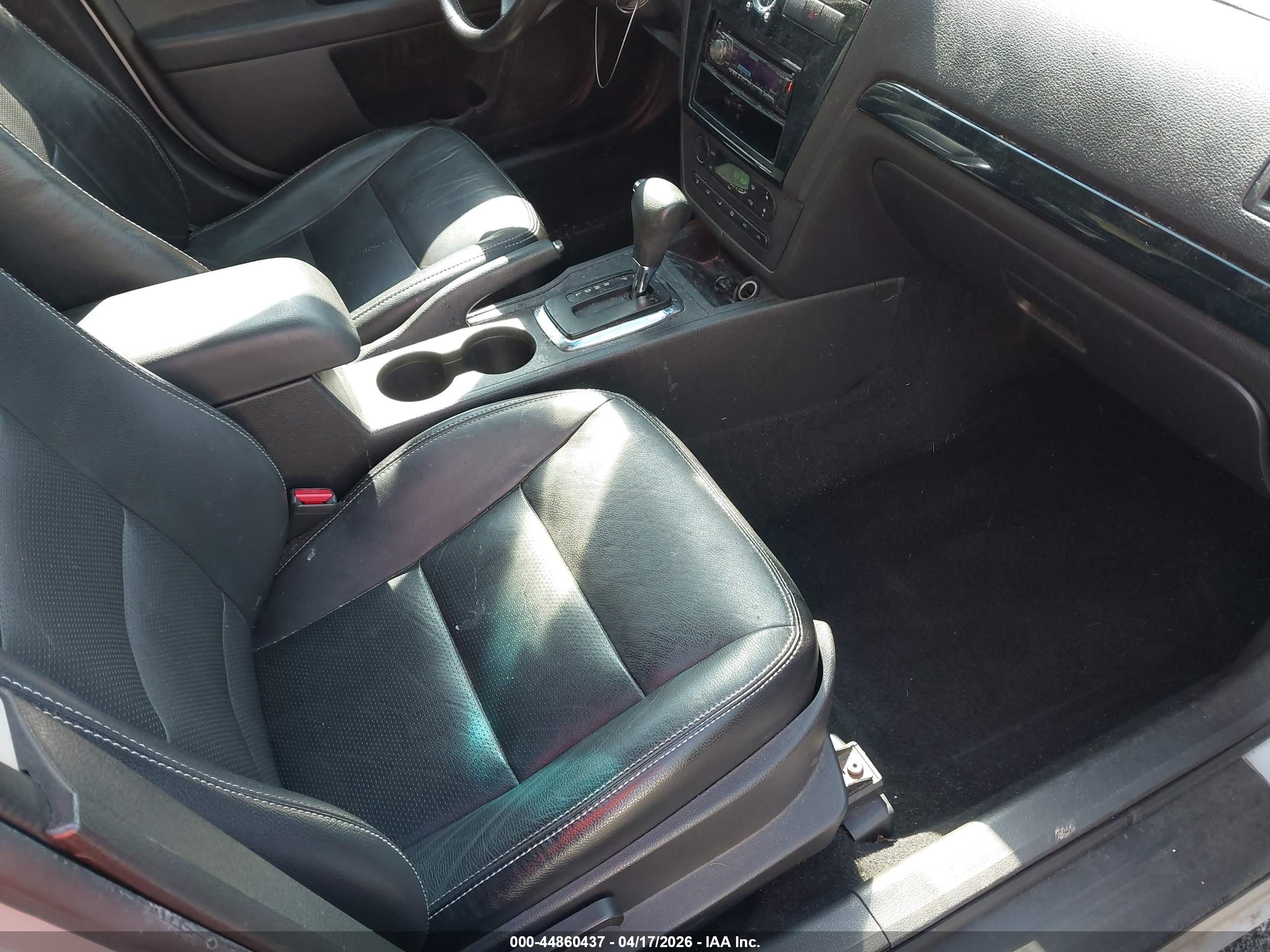 FORD FUSION image 5