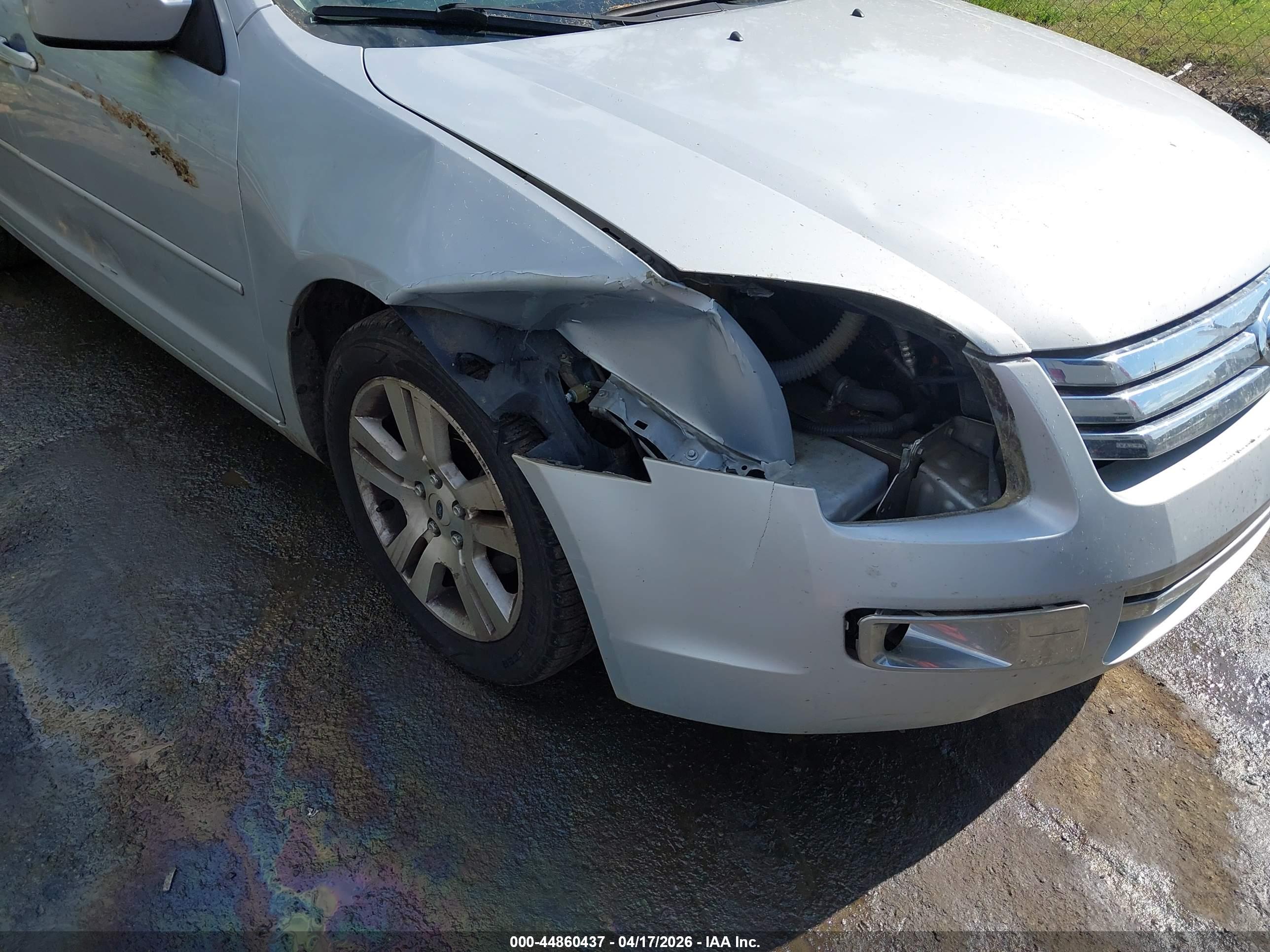 FORD FUSION image 6