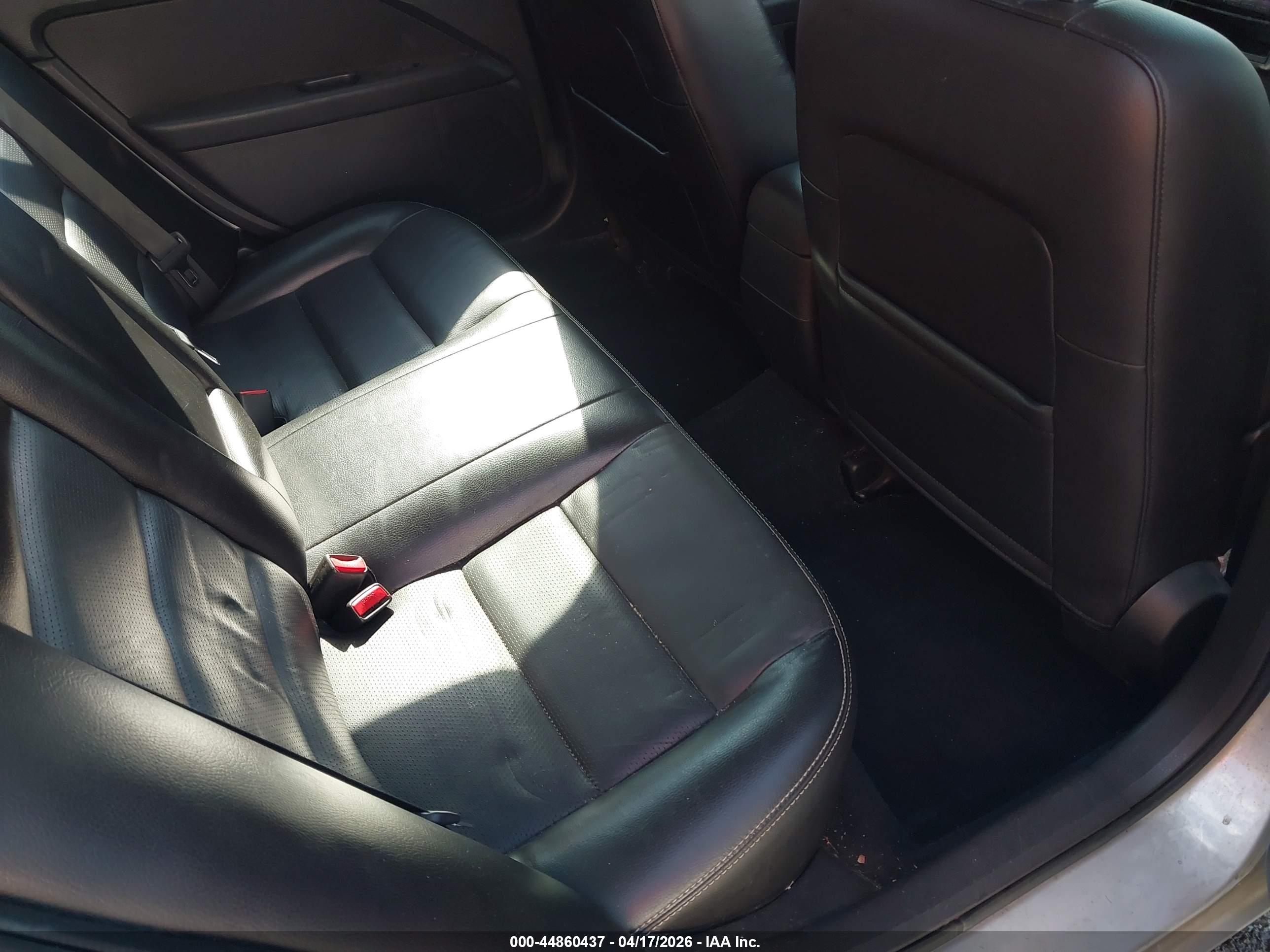 FORD FUSION image 8