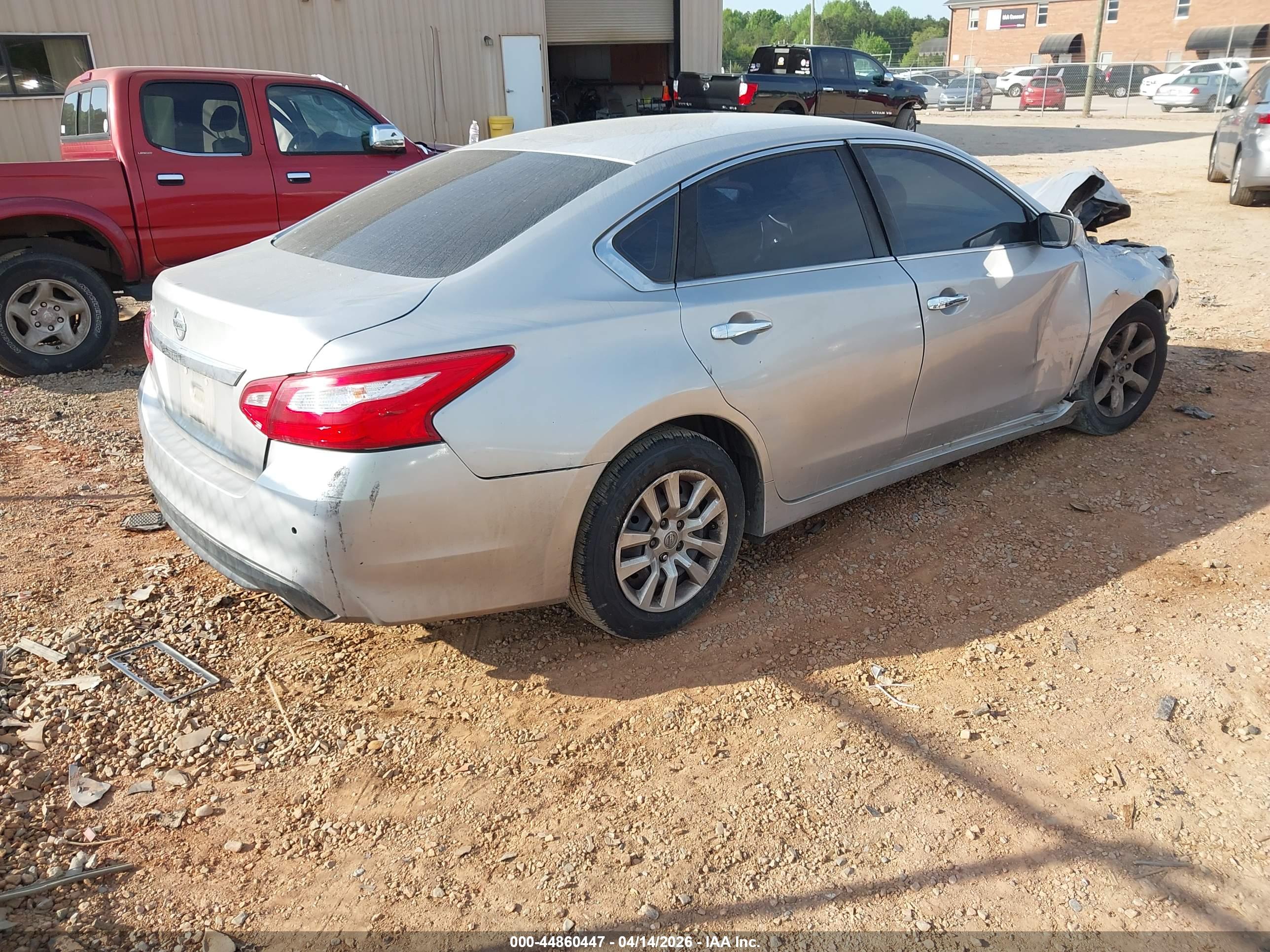 NISSAN ALTIMA image 4