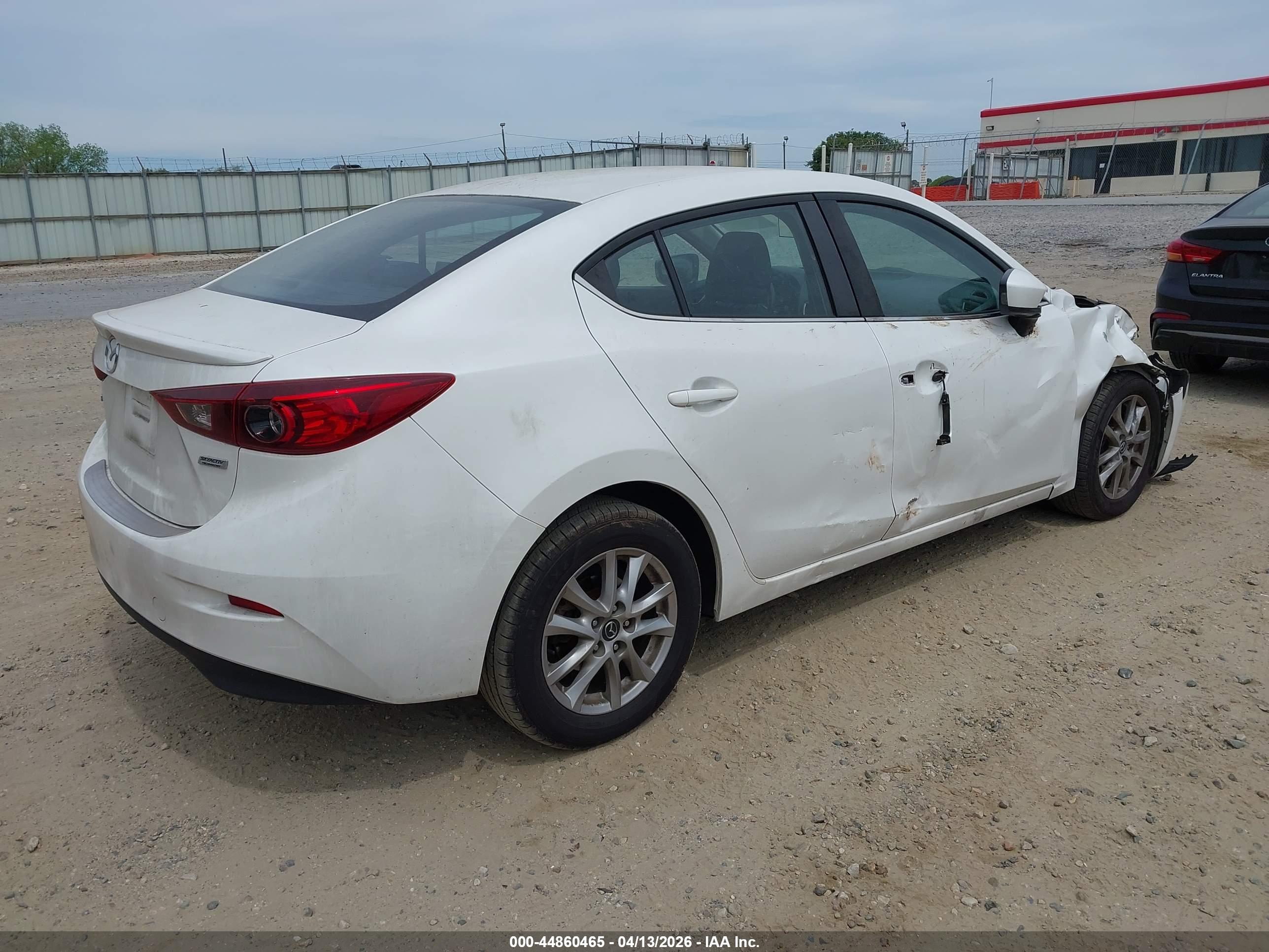 MAZDA MAZDA3 image 4