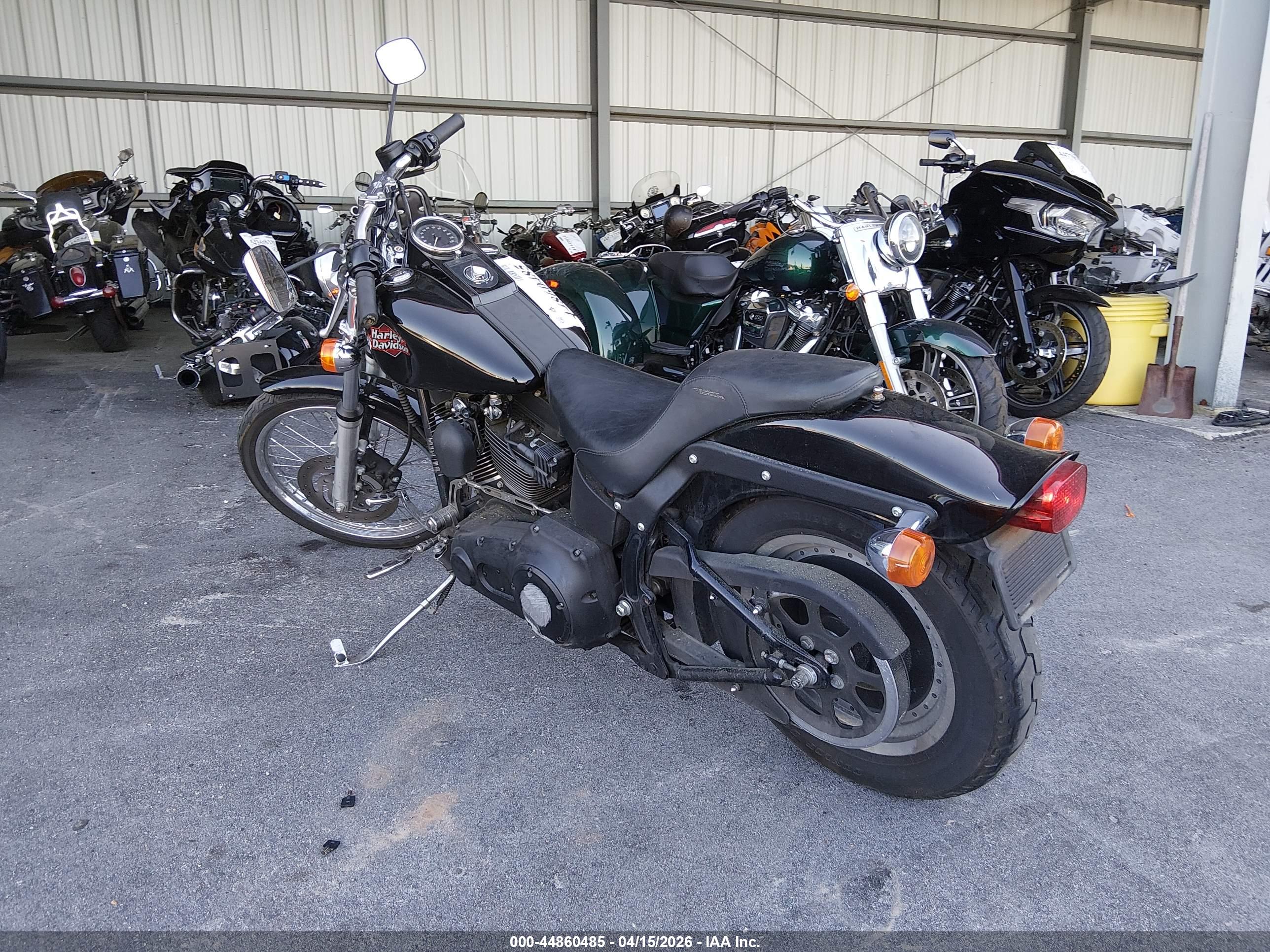 HARLEY-DAVIDSON FXSTB image 3