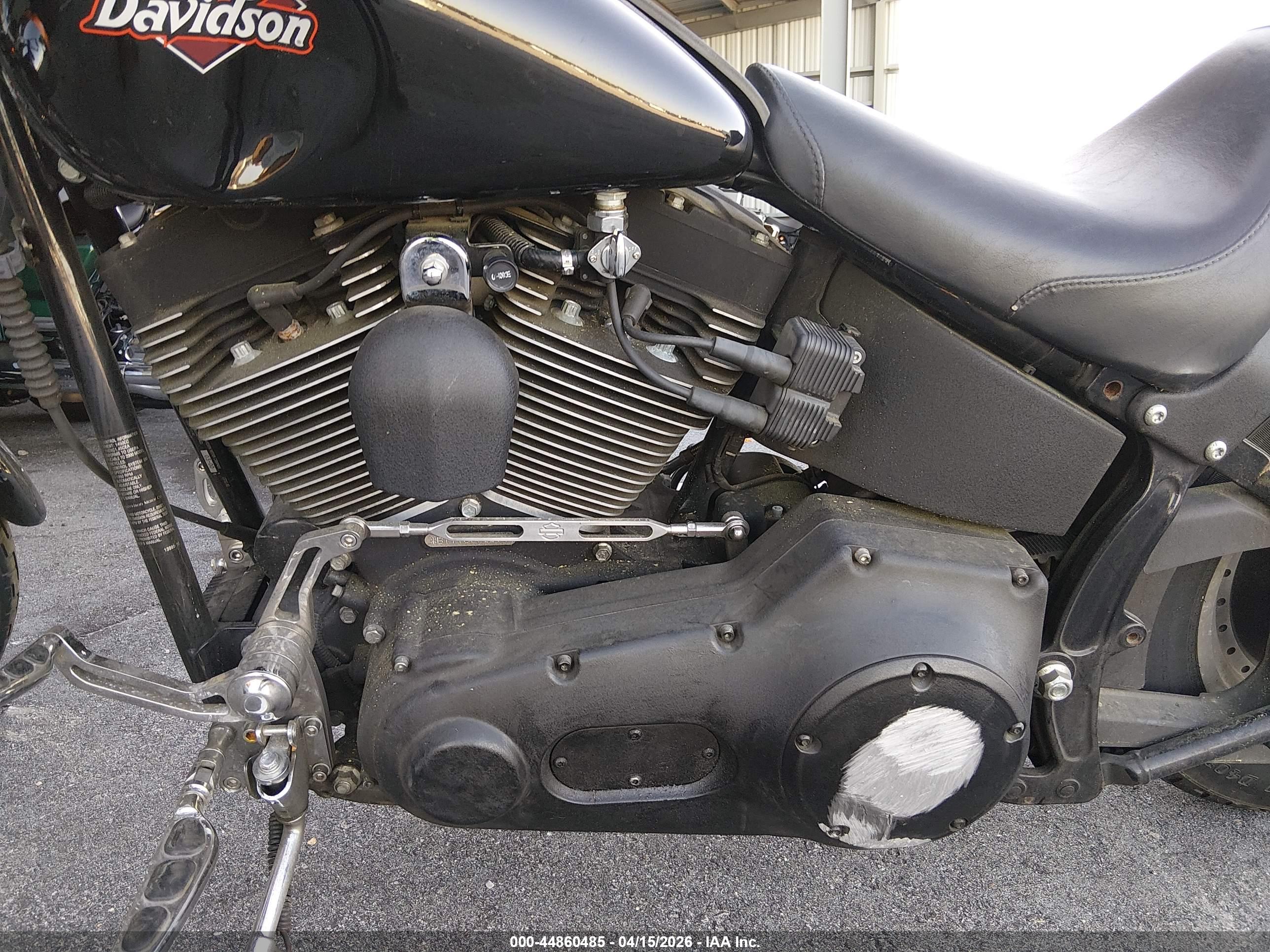 HARLEY-DAVIDSON FXSTB image 9