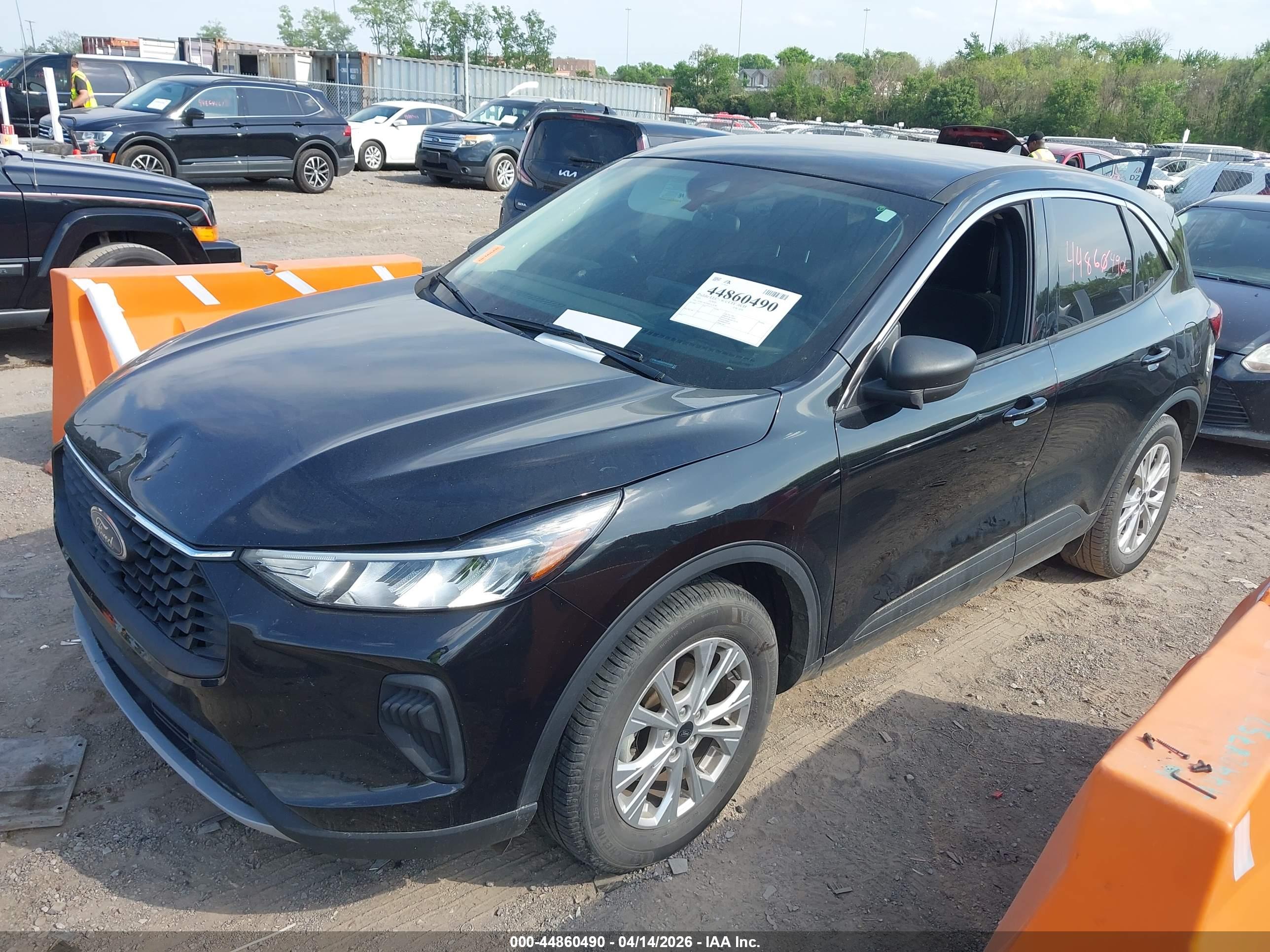 FORD ESCAPE image 2