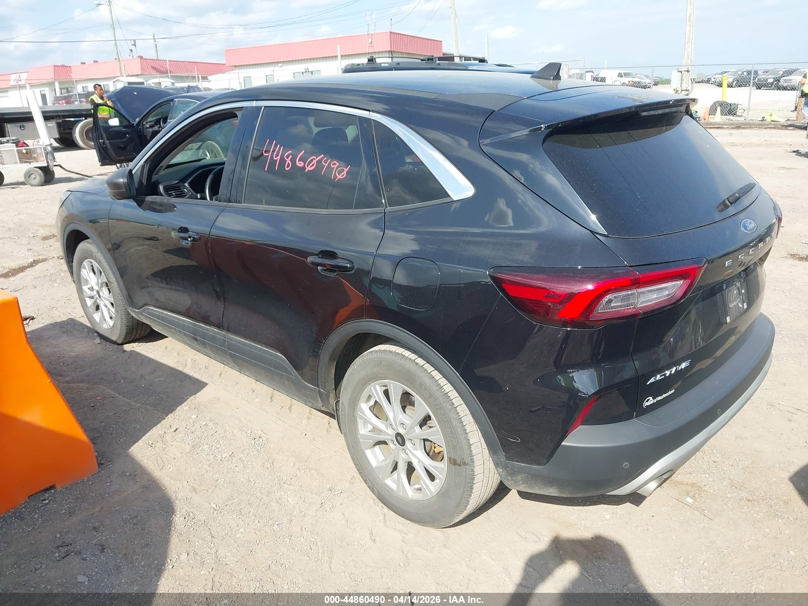 FORD ESCAPE image 3