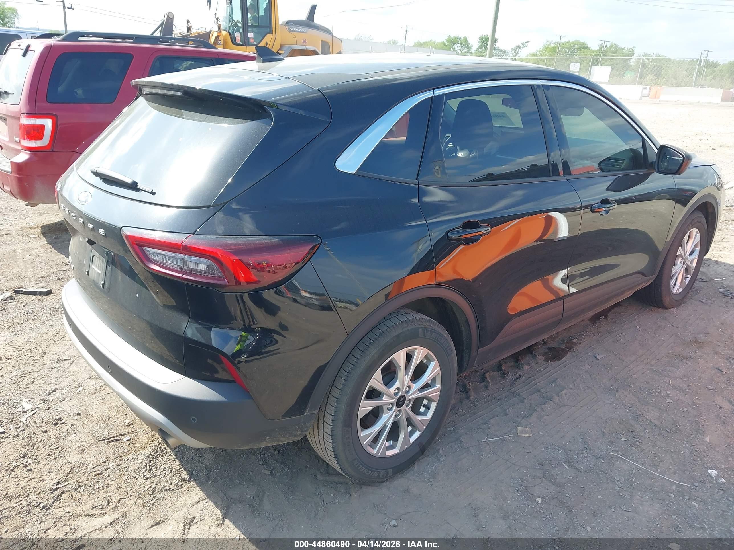 FORD ESCAPE image 4