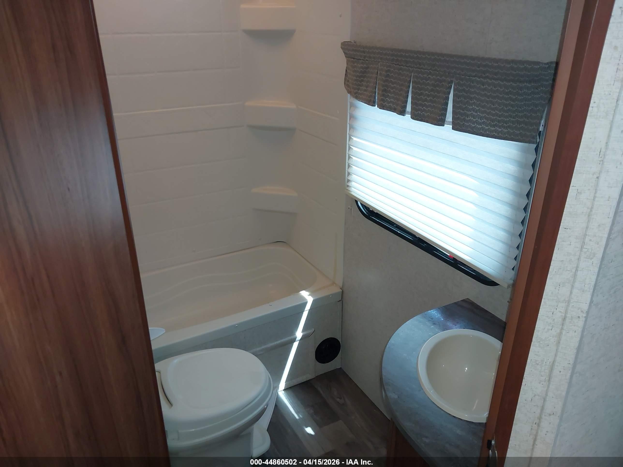 HEARTLAND RV image 10