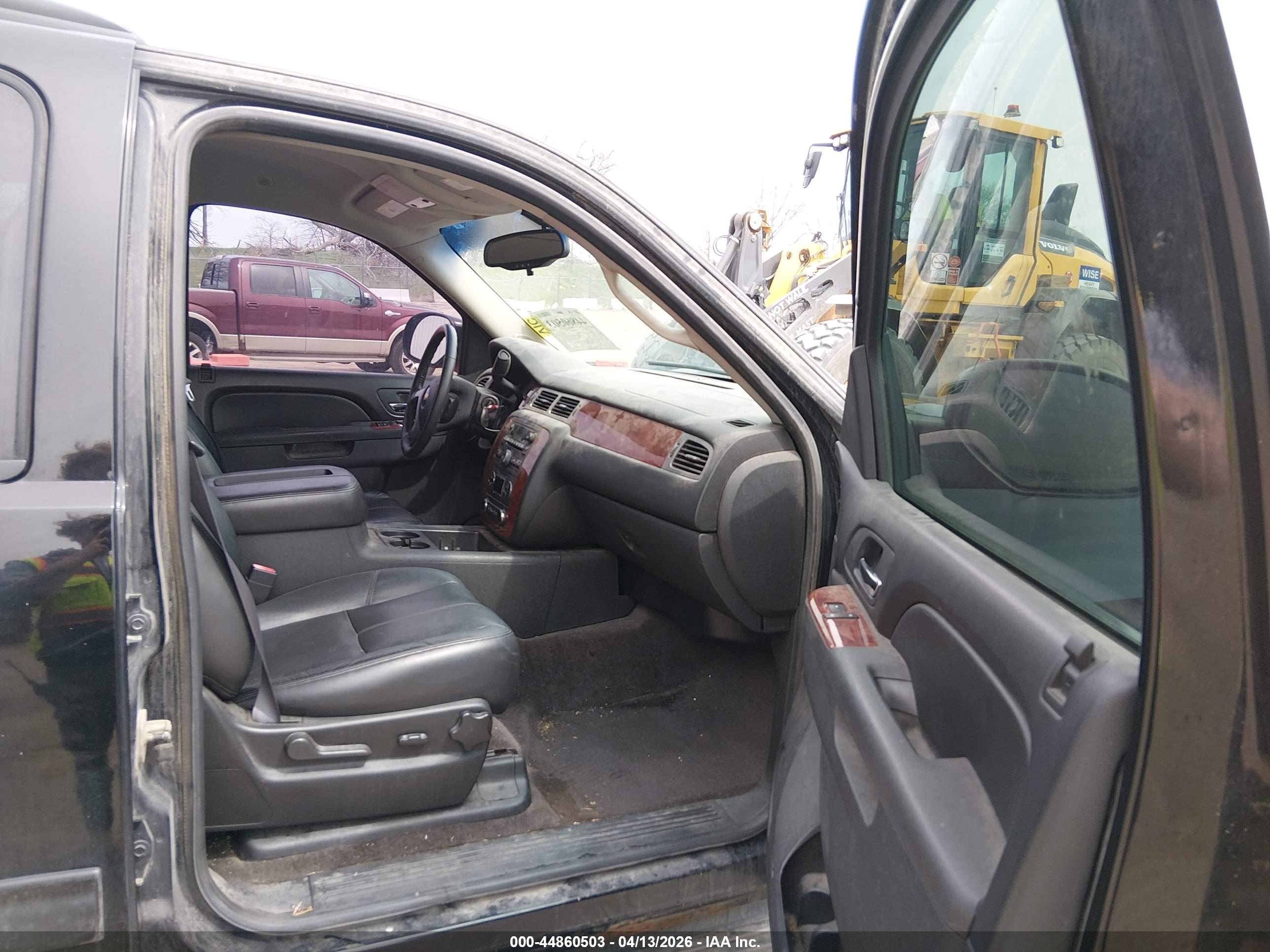 CHEVROLET TAHOE image 5