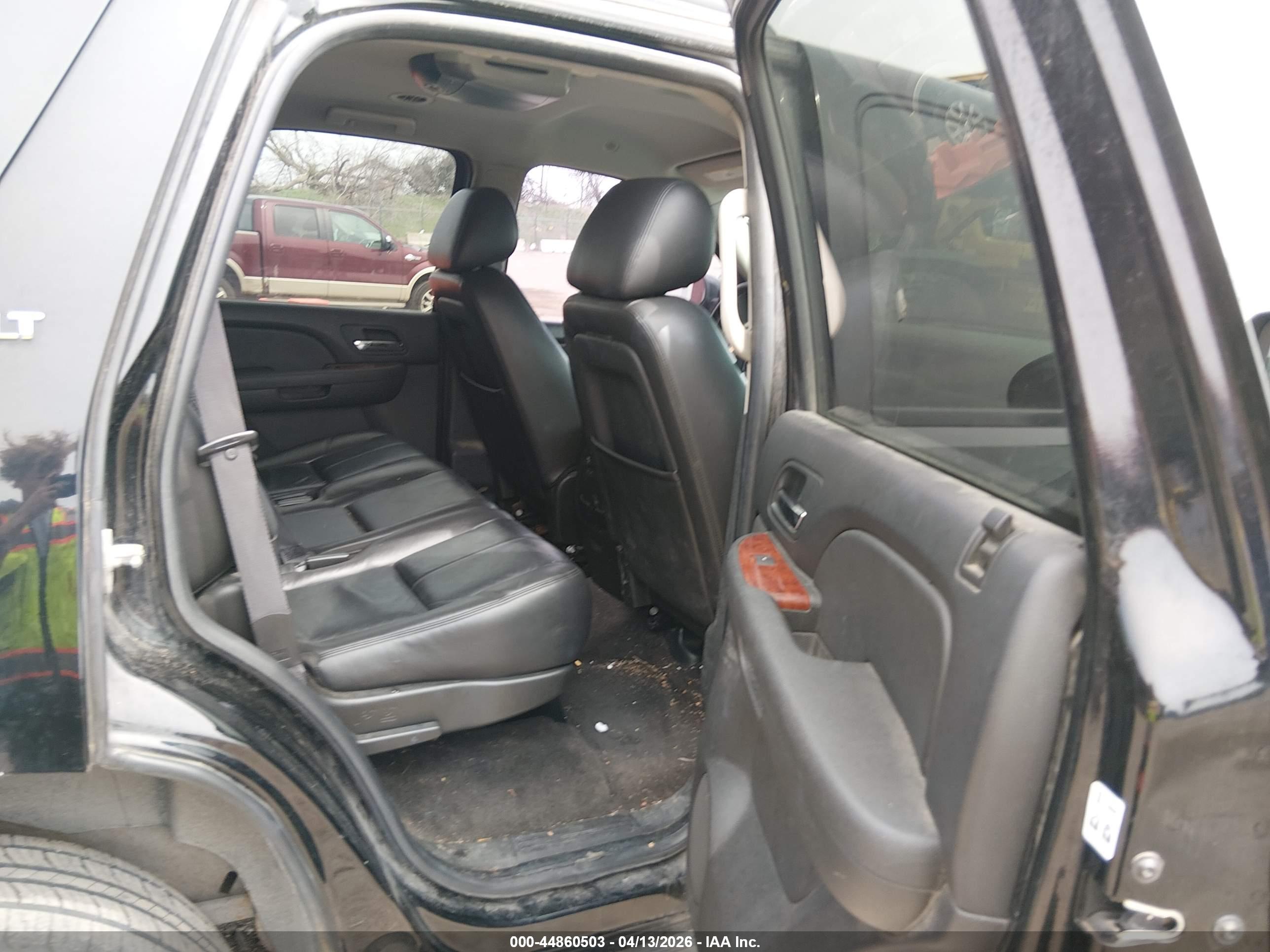 CHEVROLET TAHOE image 8
