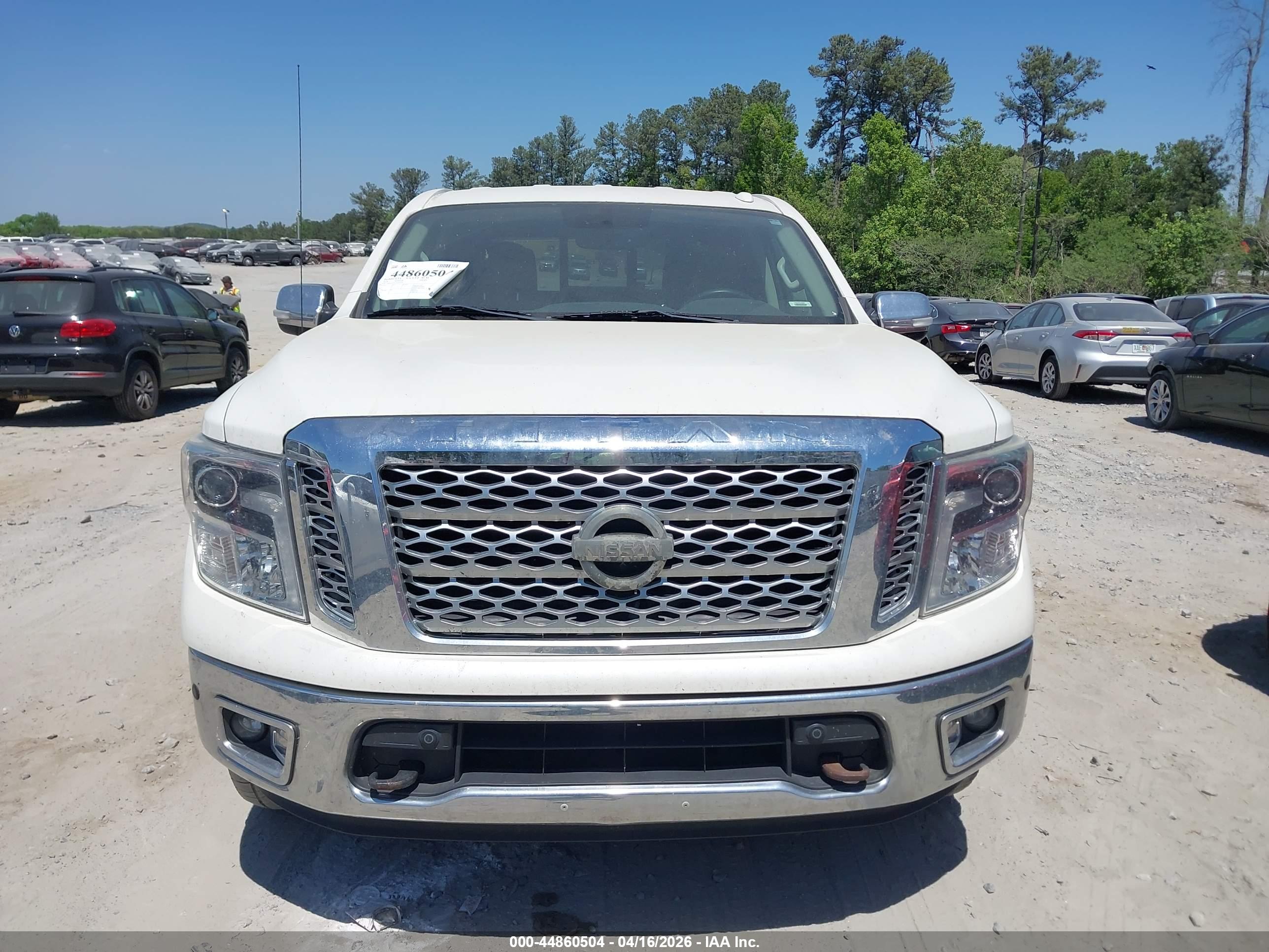 NISSAN TITAN image 6