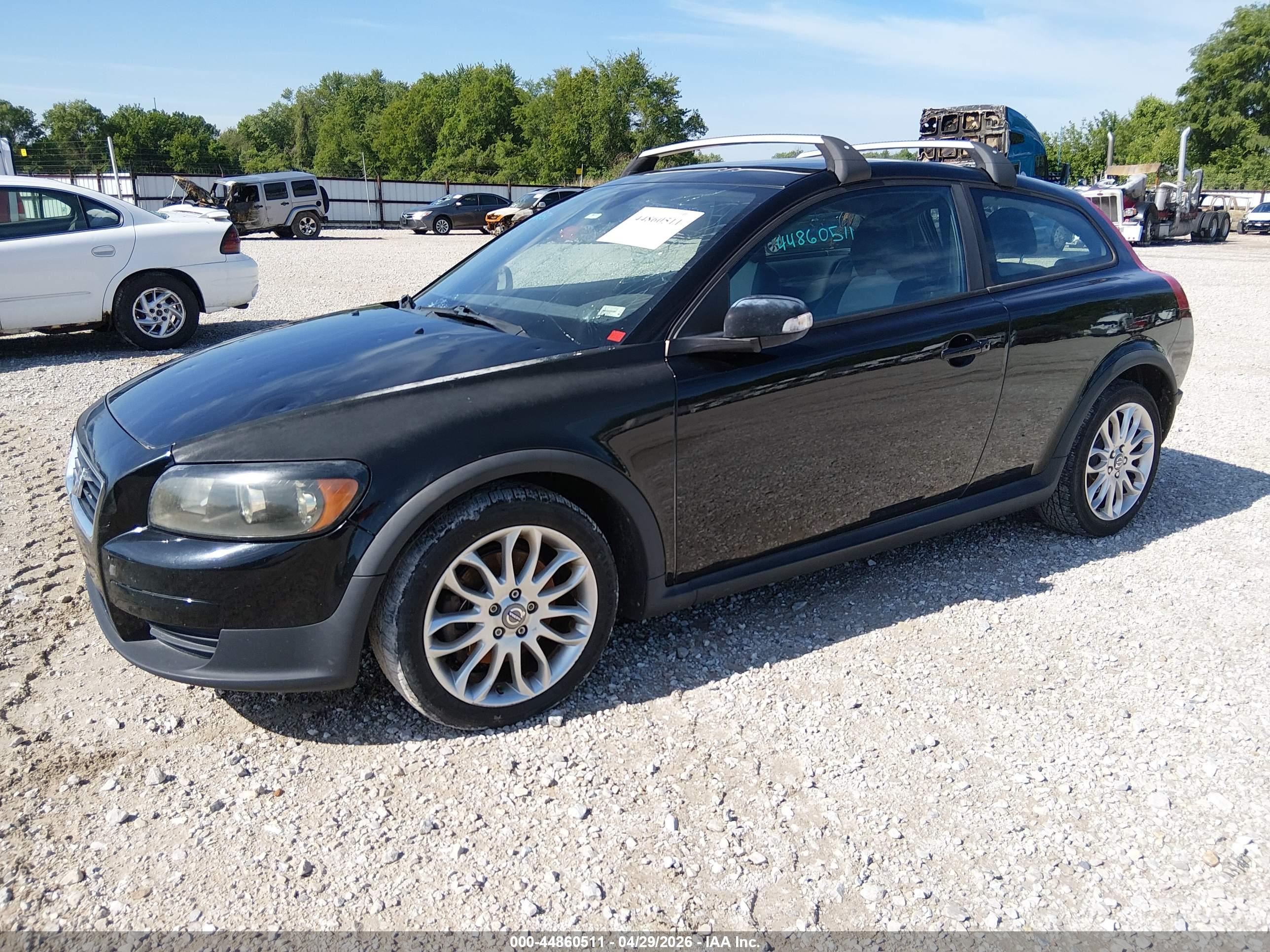 VOLVO C30 image 2