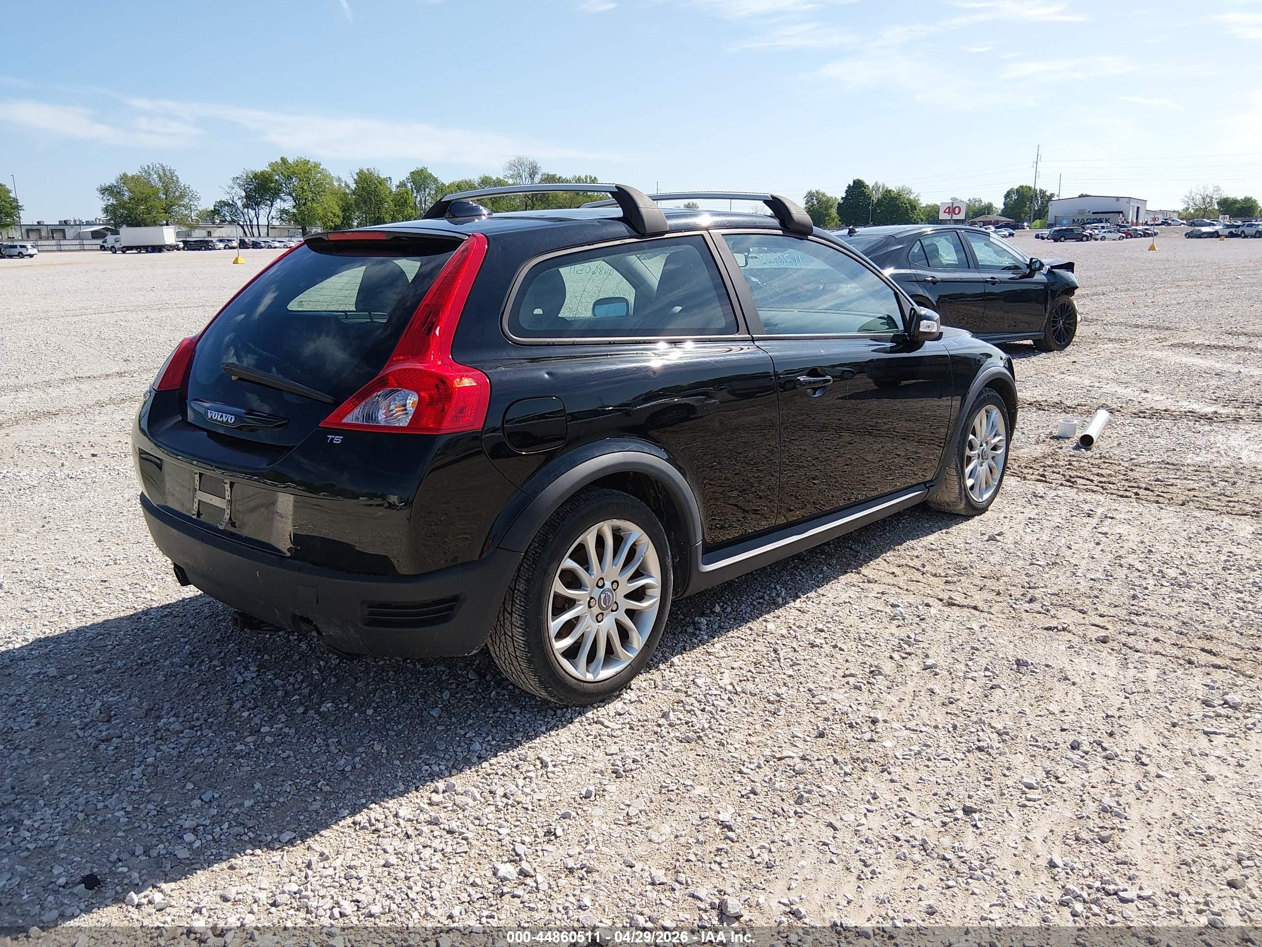 VOLVO C30 image 4