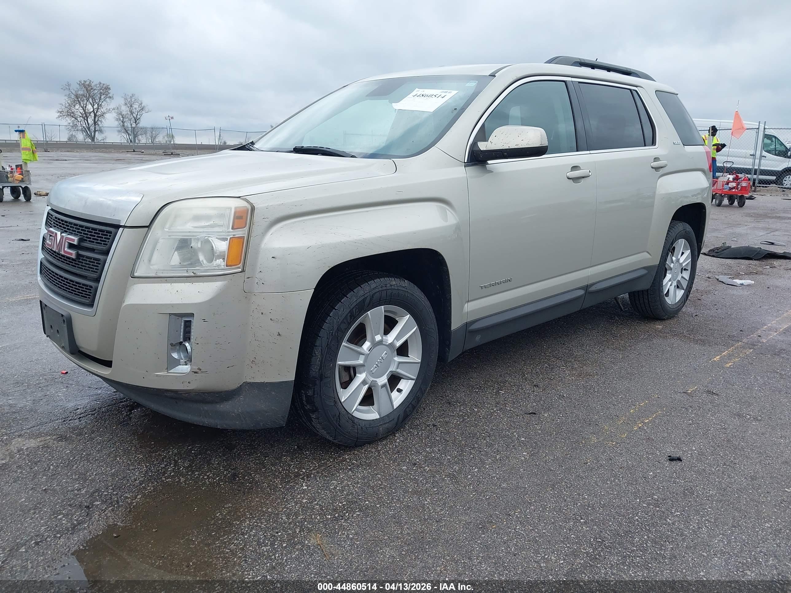 GMC TERRAIN image 2