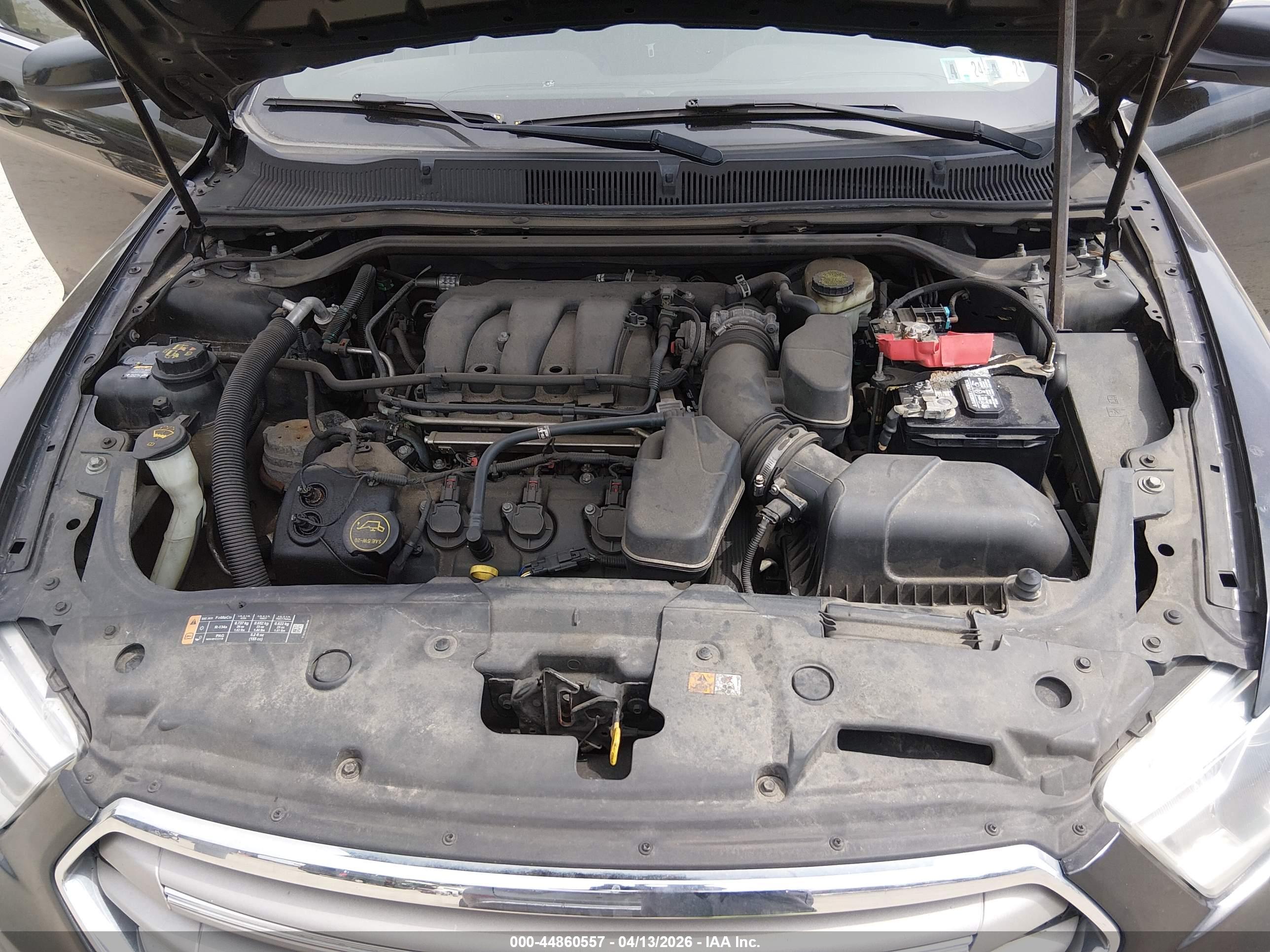FORD TAURUS image 10