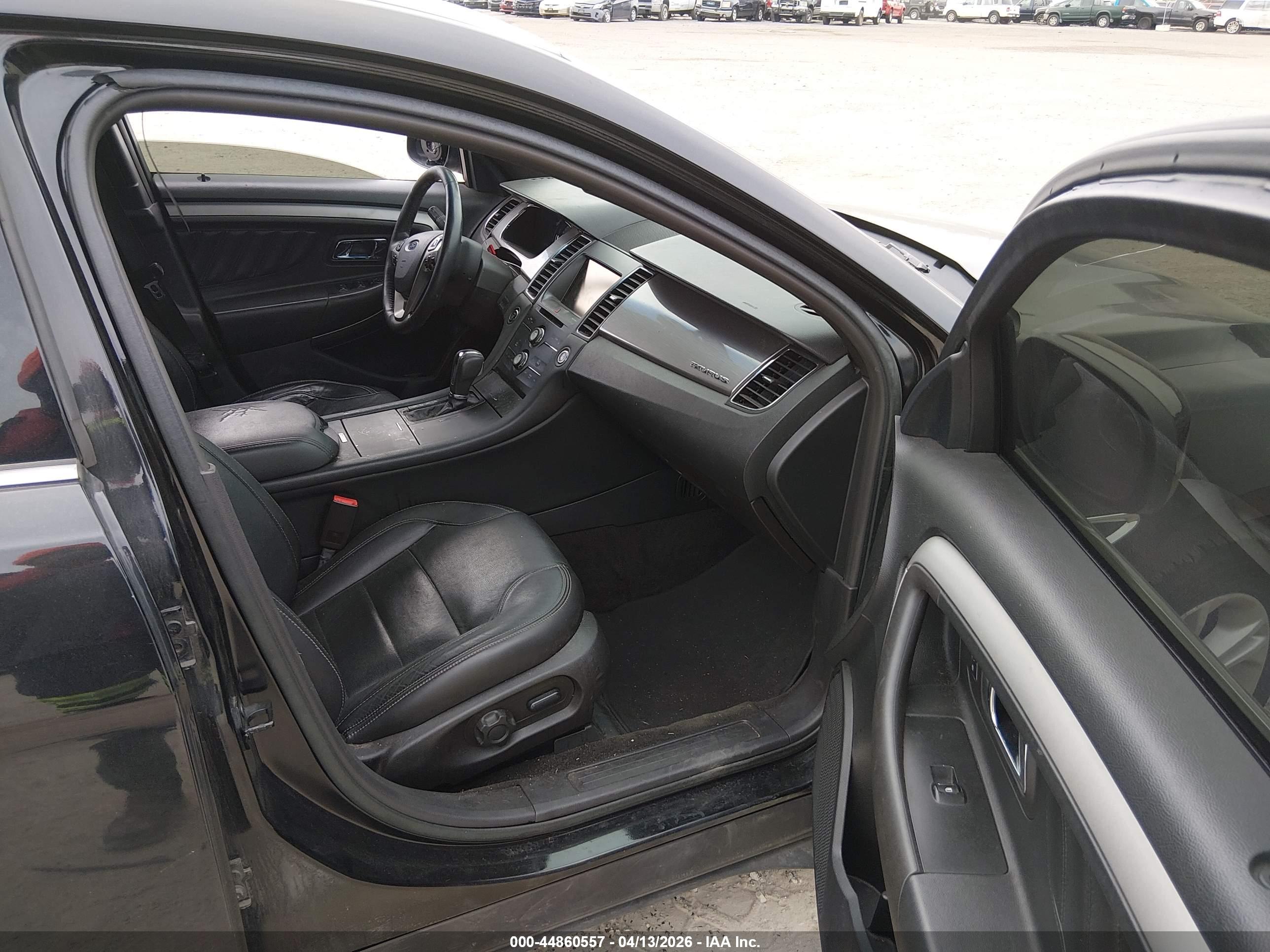 FORD TAURUS image 5