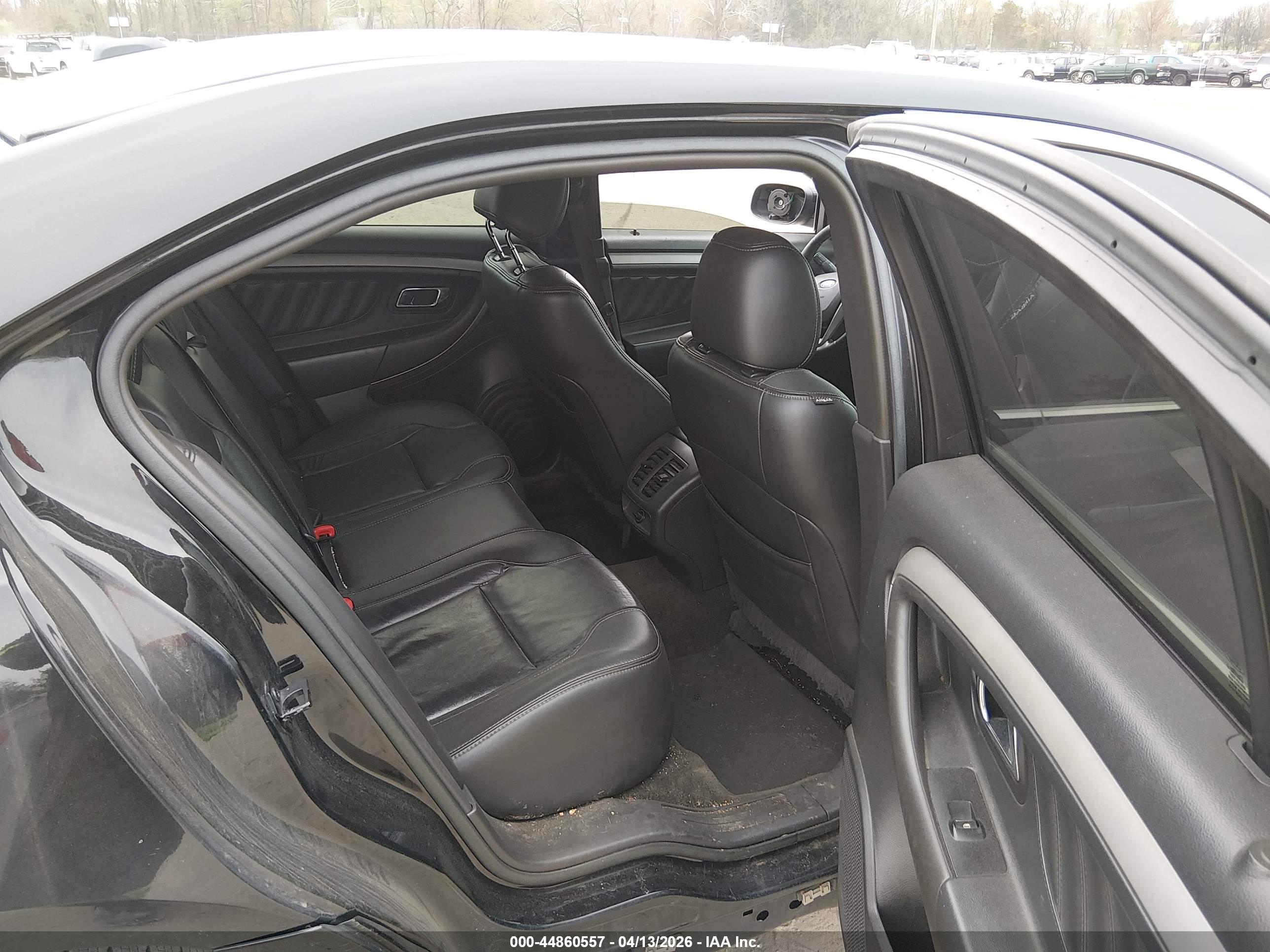 FORD TAURUS image 8