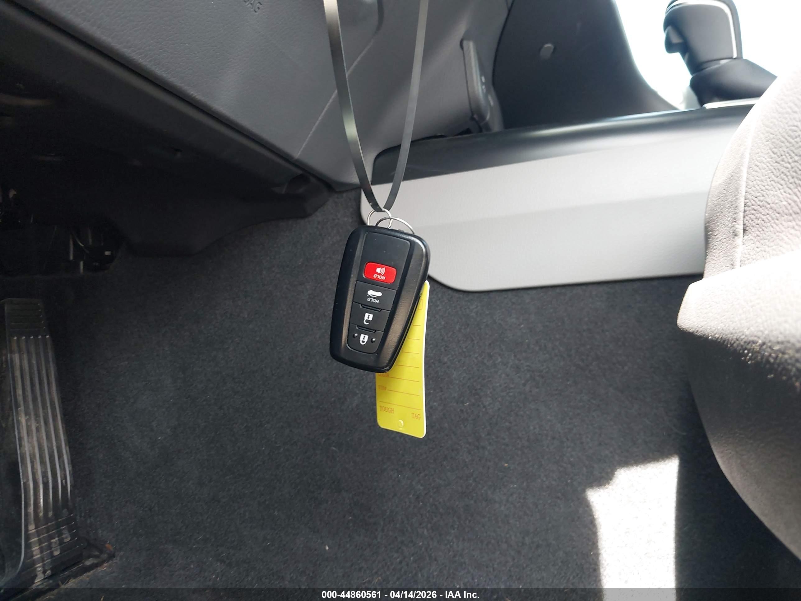 TOYOTA CAMRY image 11