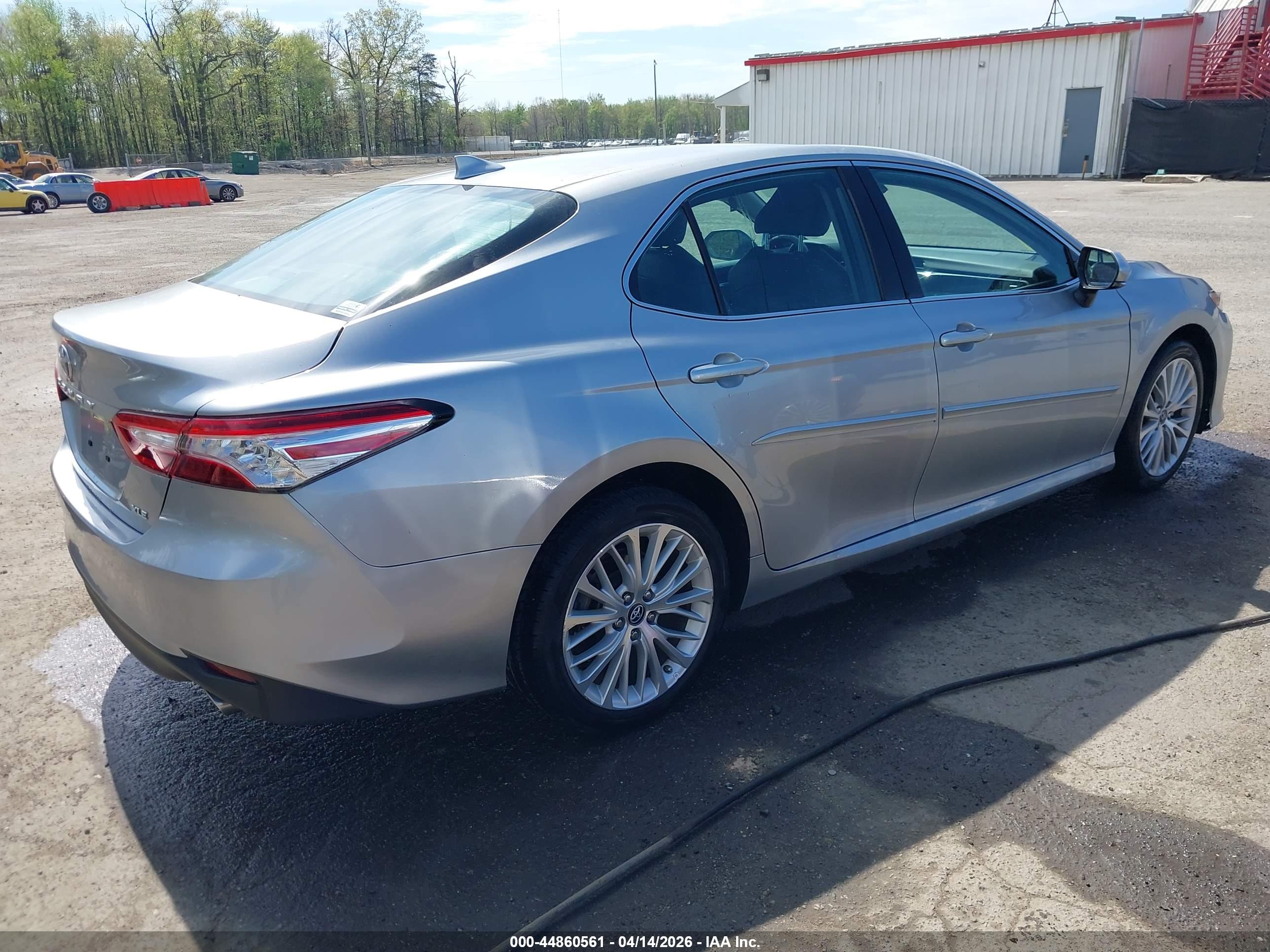 TOYOTA CAMRY image 4