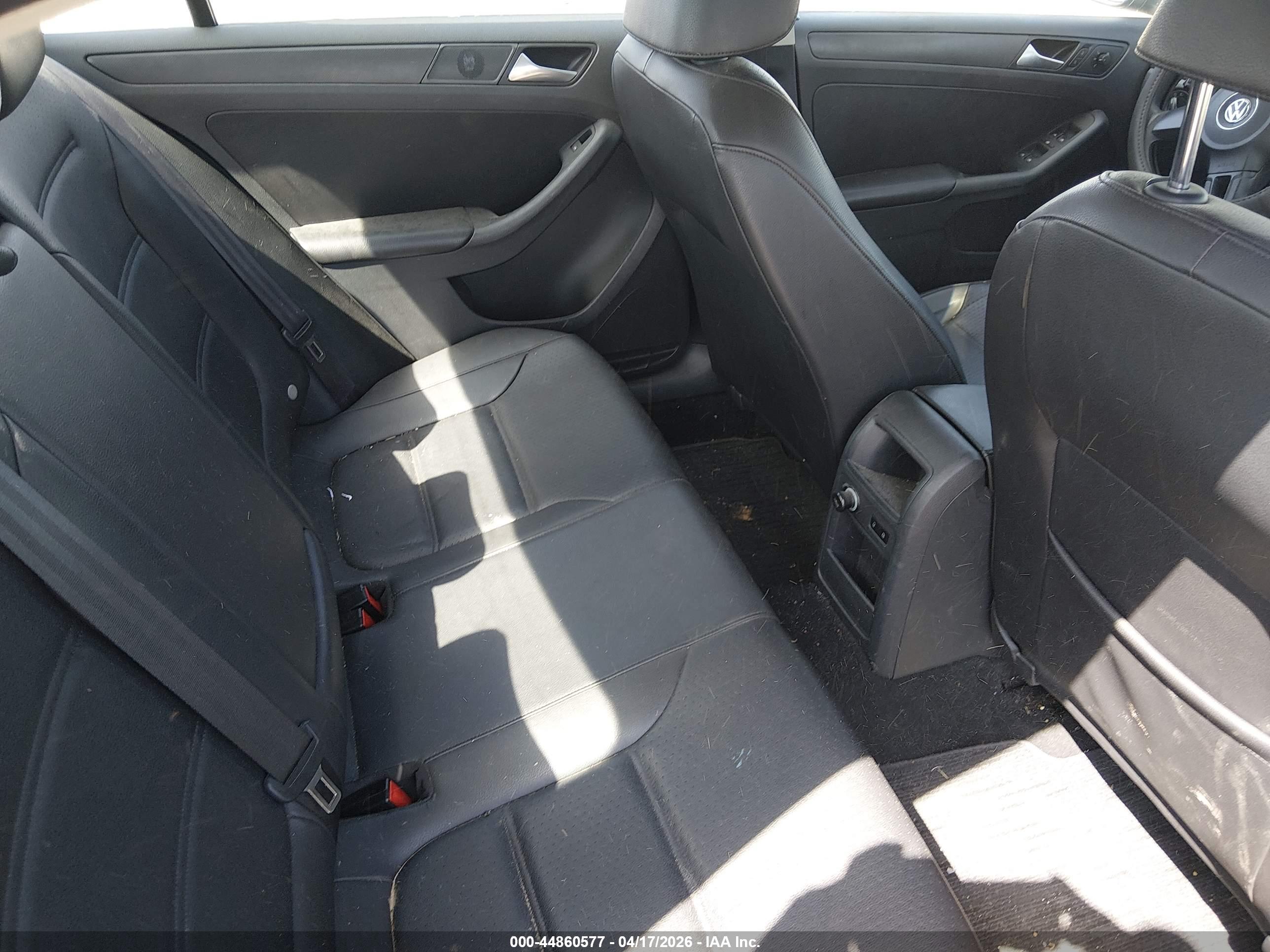 VOLKSWAGEN JETTA image 8