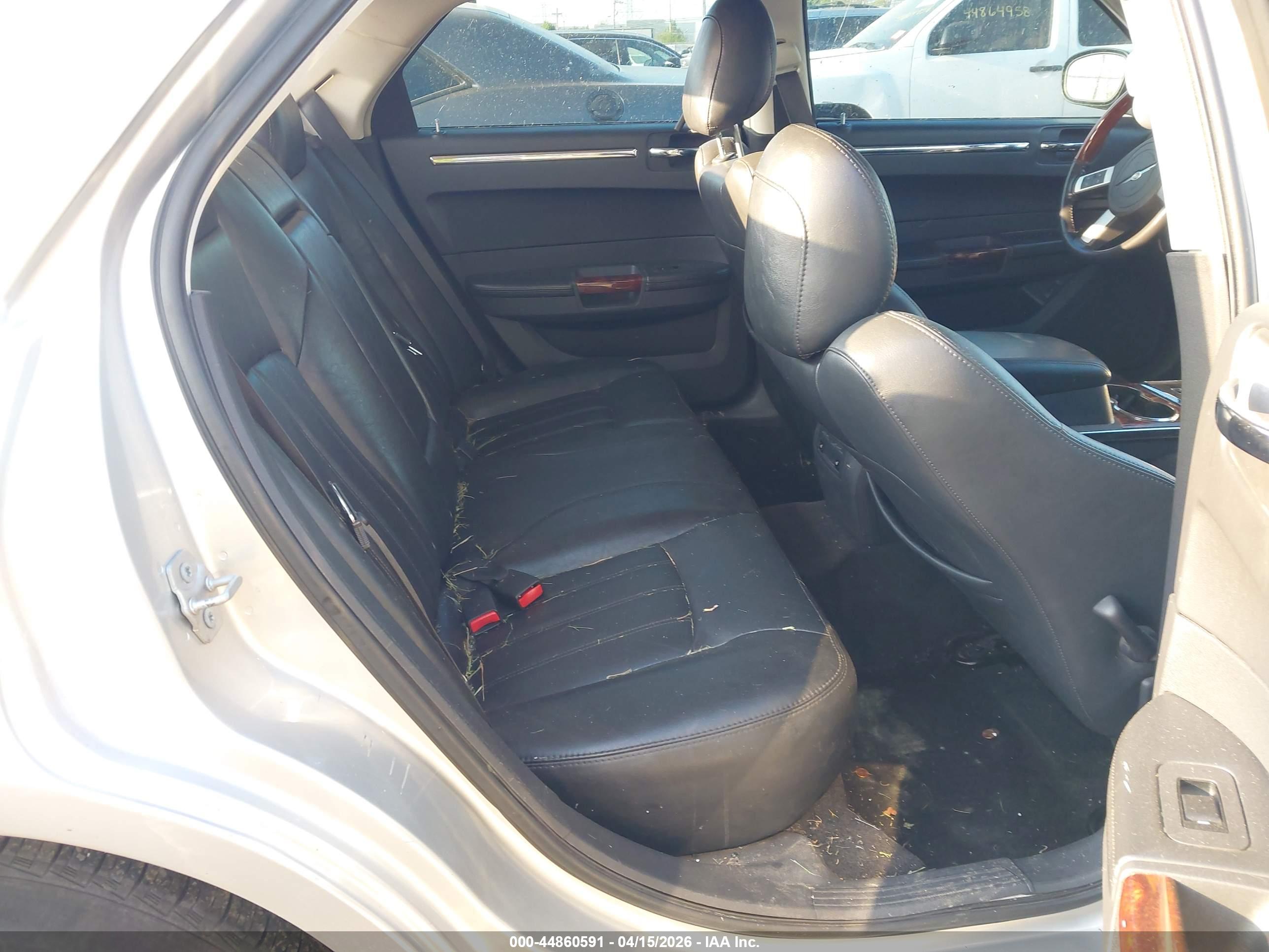 CHRYSLER 300C image 8