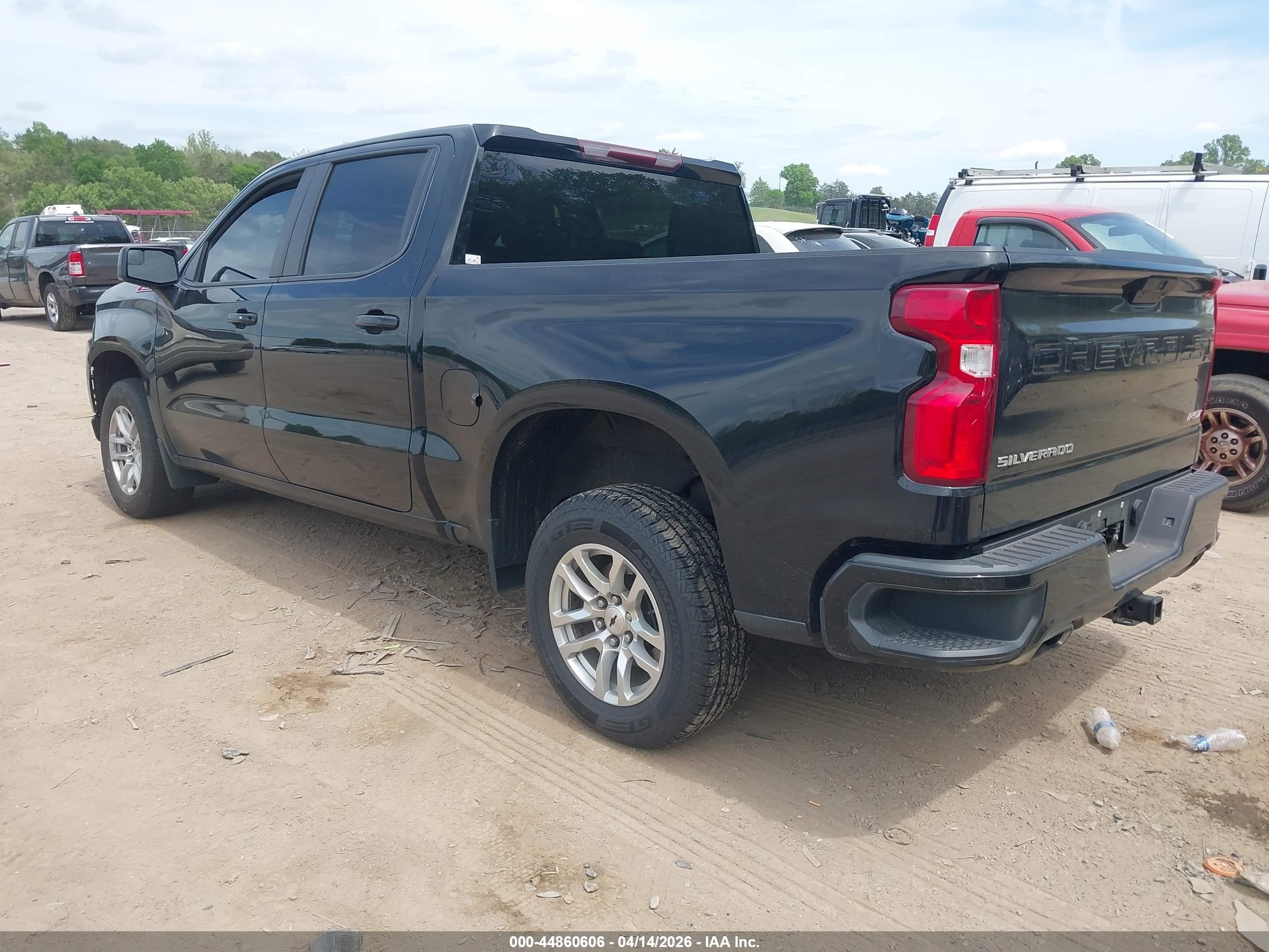 CHEVROLET SILVERADO image 3