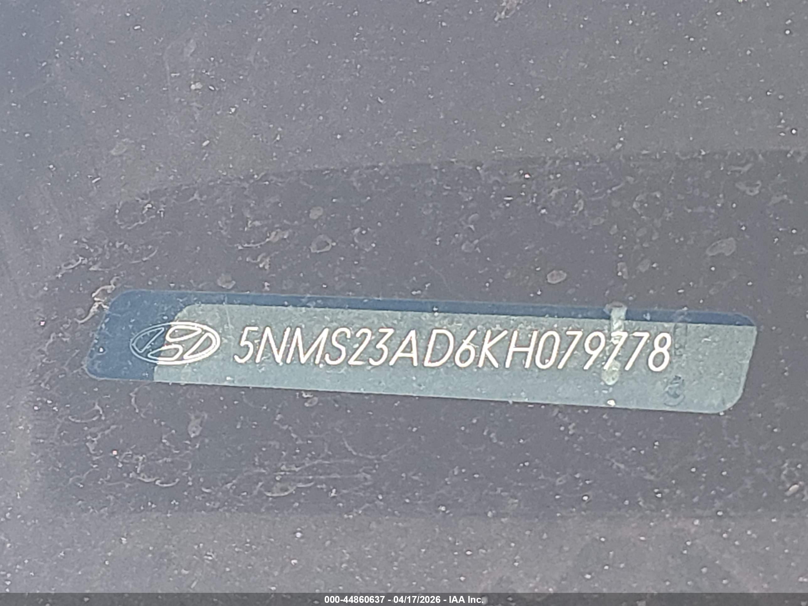 HYUNDAI SANTA image 9