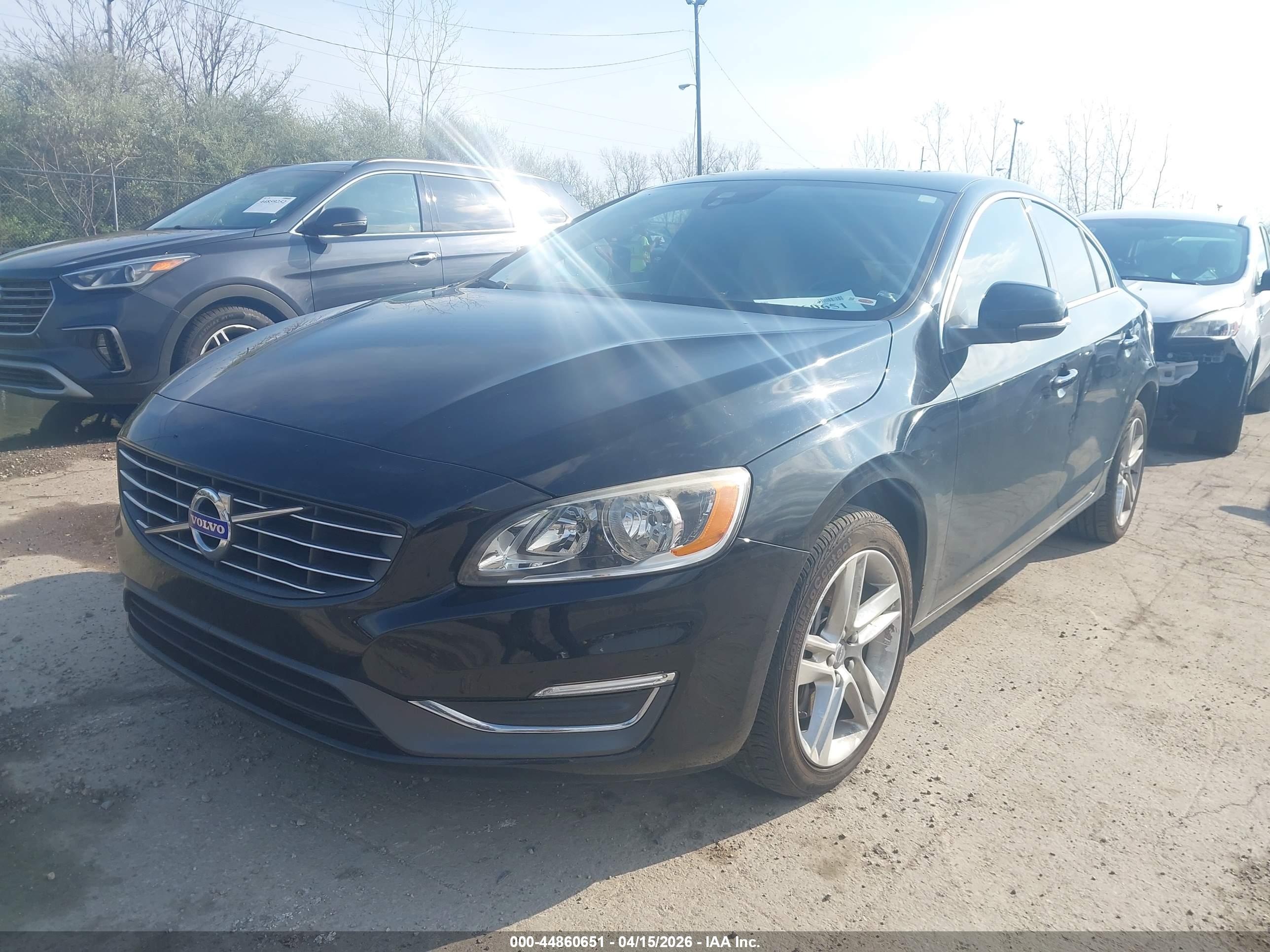VOLVO S60 image 2