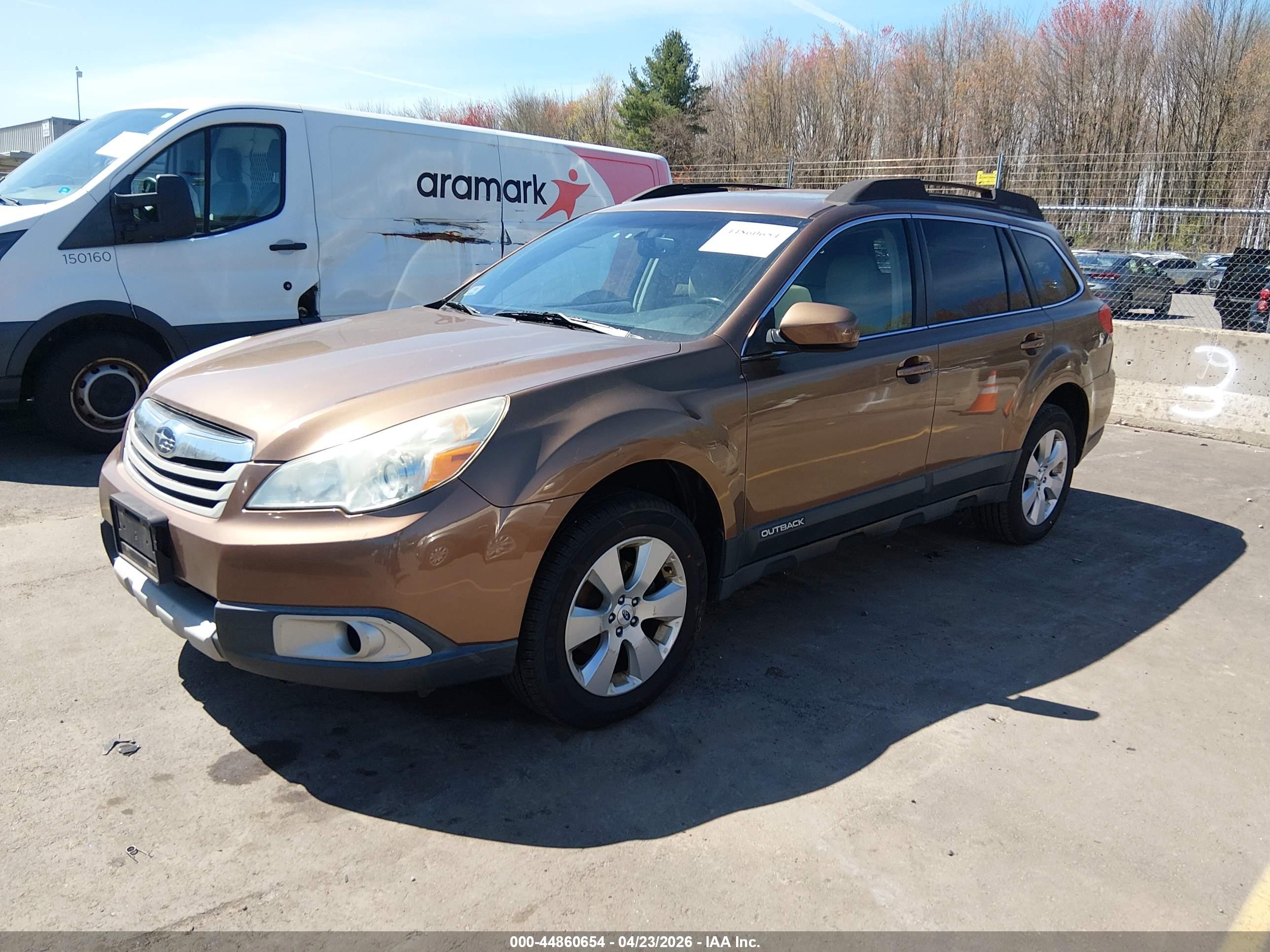 SUBARU OUTBACK image 2