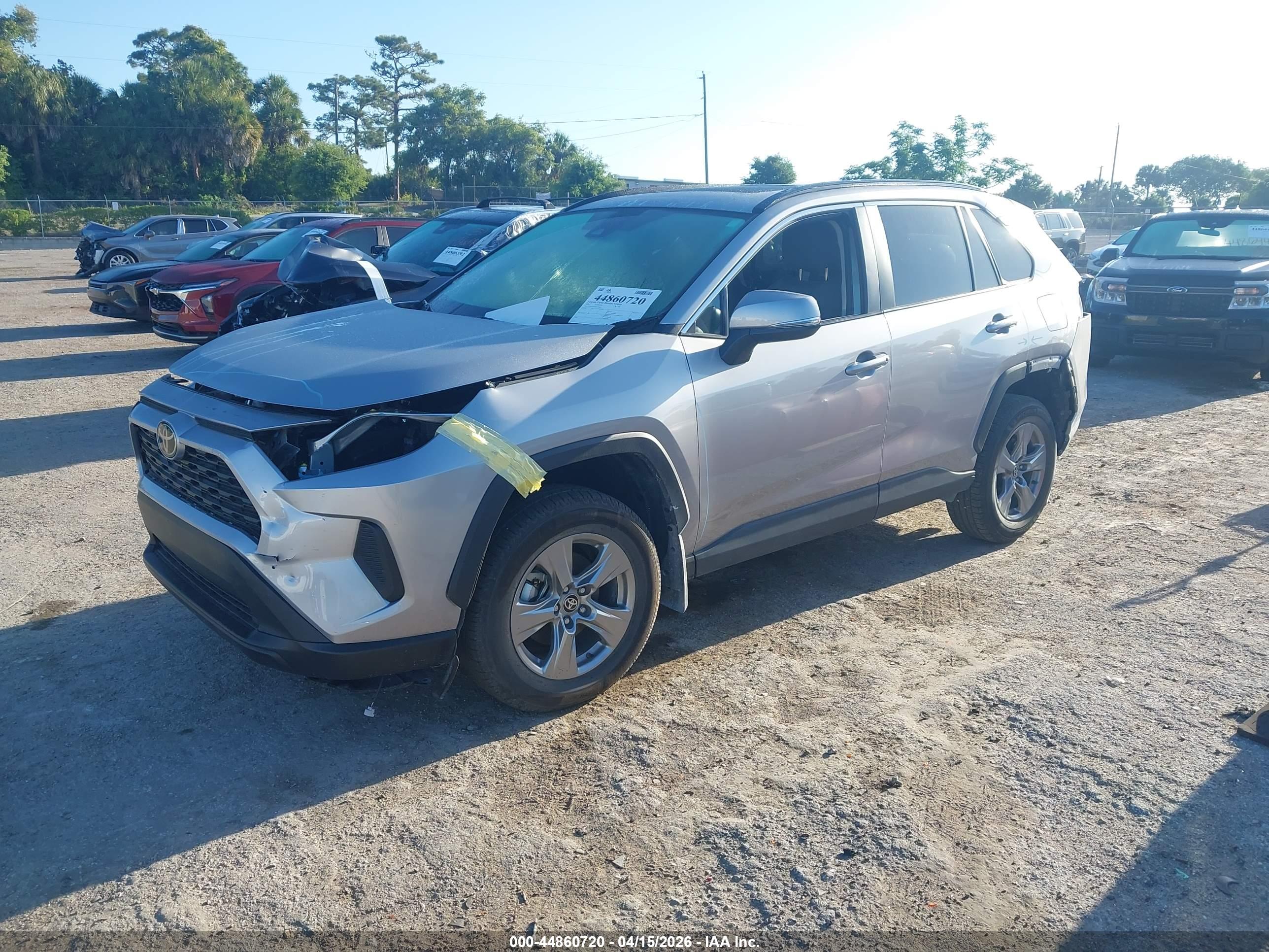 TOYOTA RAV4 image 2