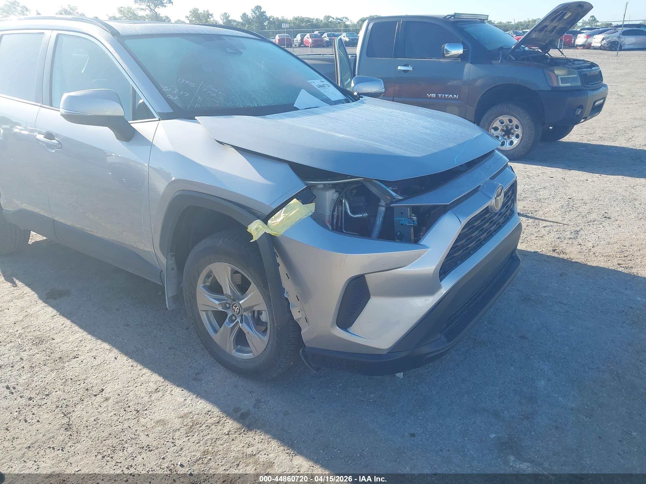 TOYOTA RAV4 image 6
