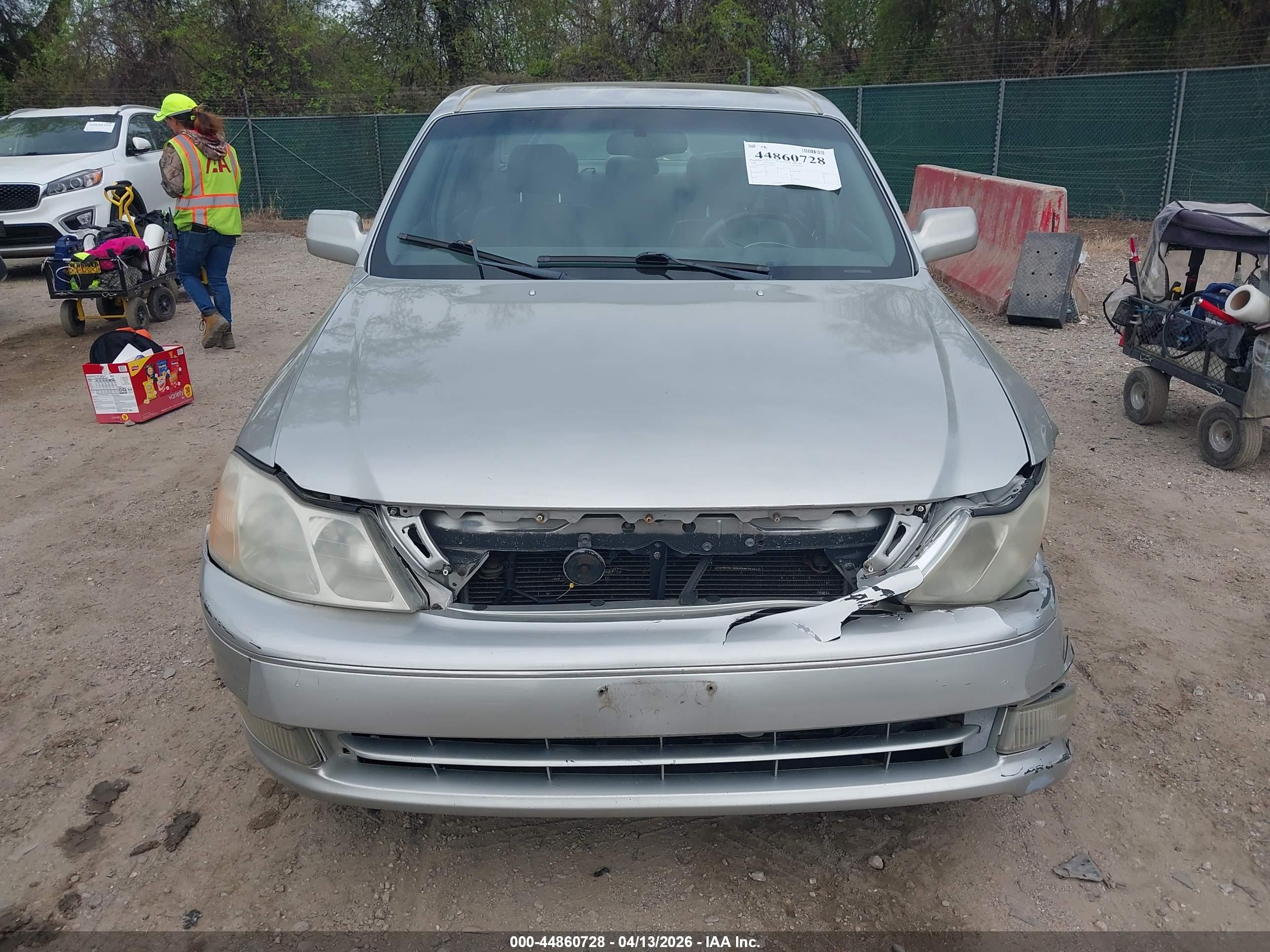 TOYOTA AVALON image 6