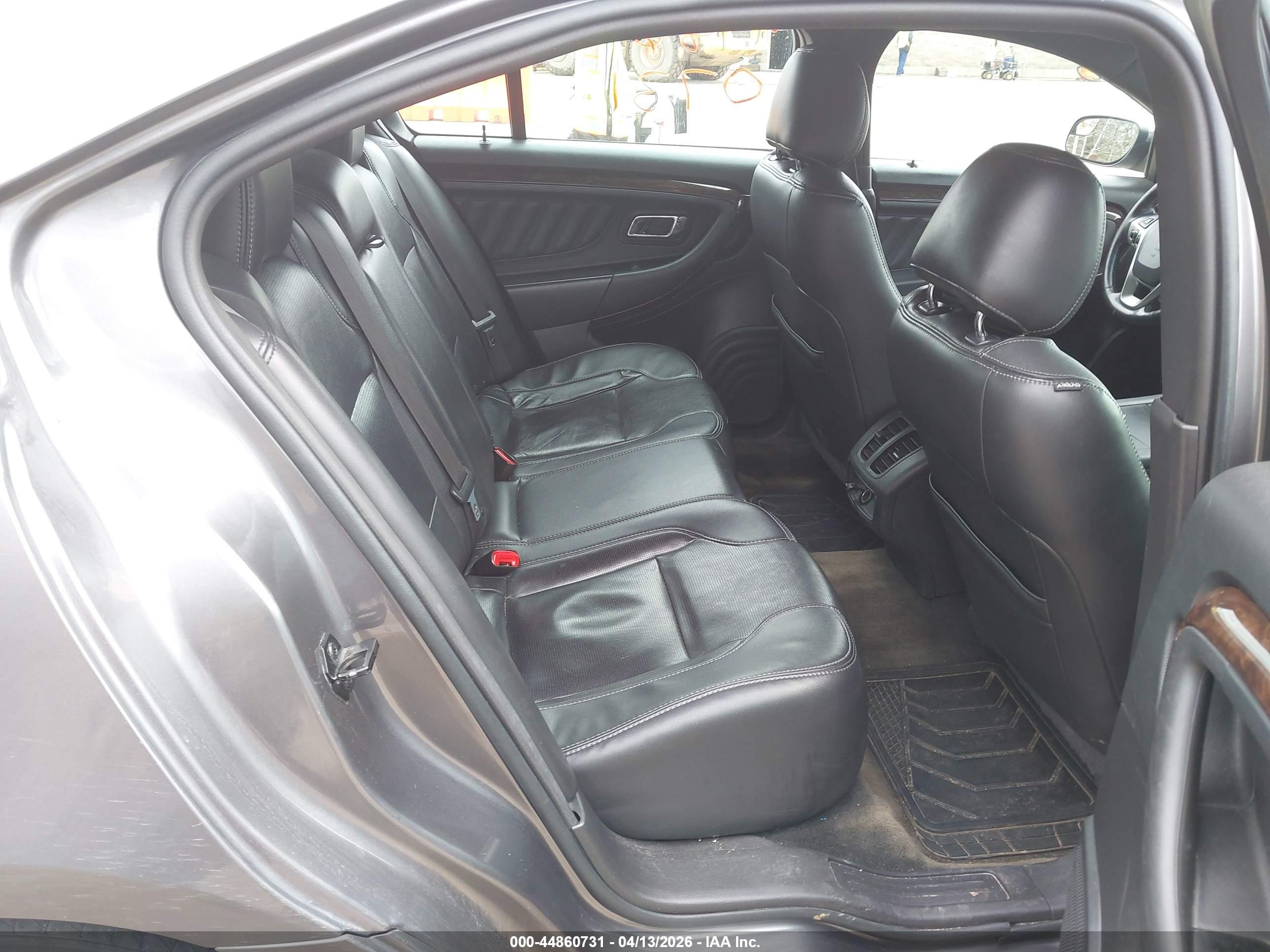 FORD TAURUS image 8