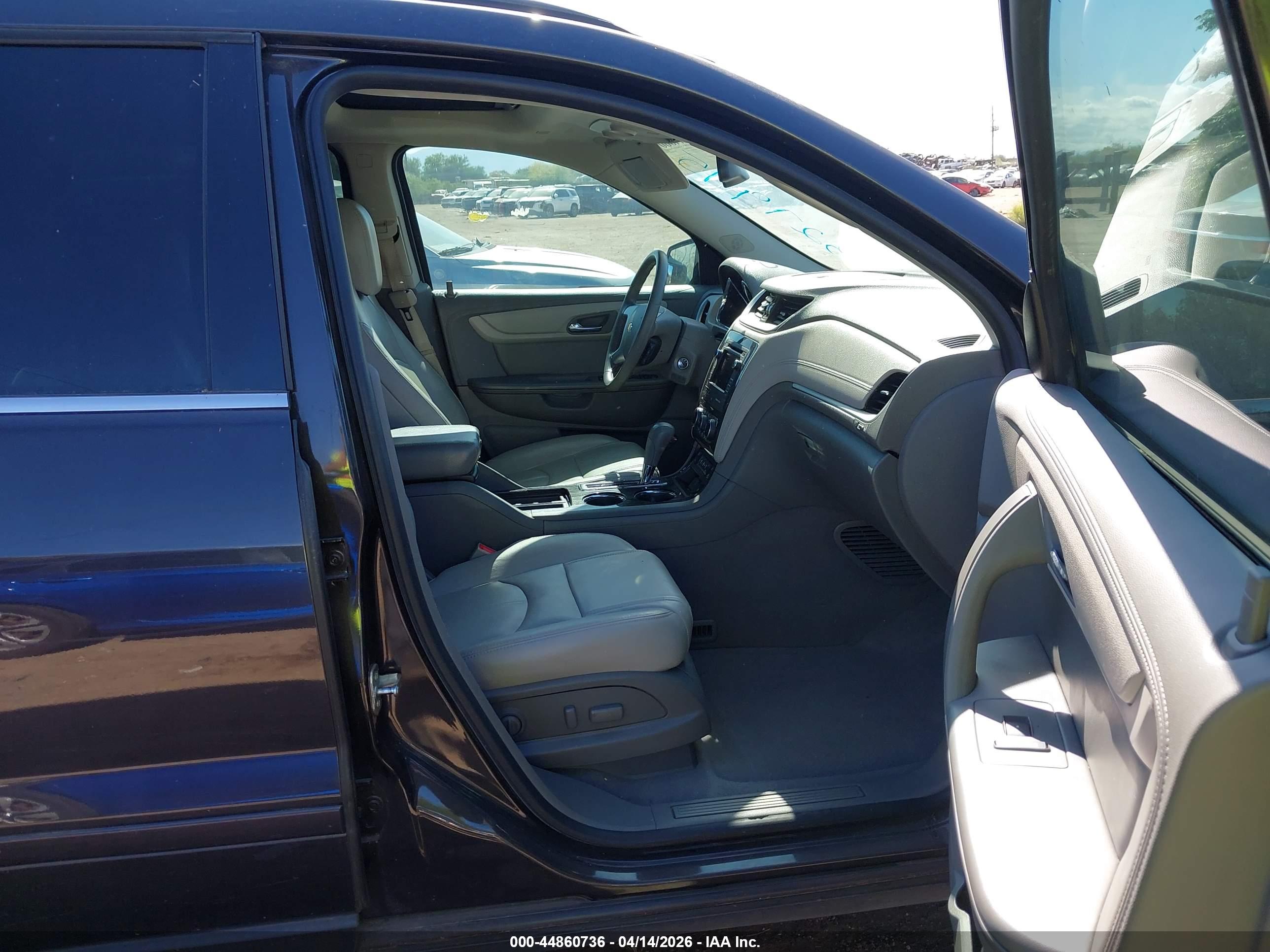 CHEVROLET TRAVERSE image 5