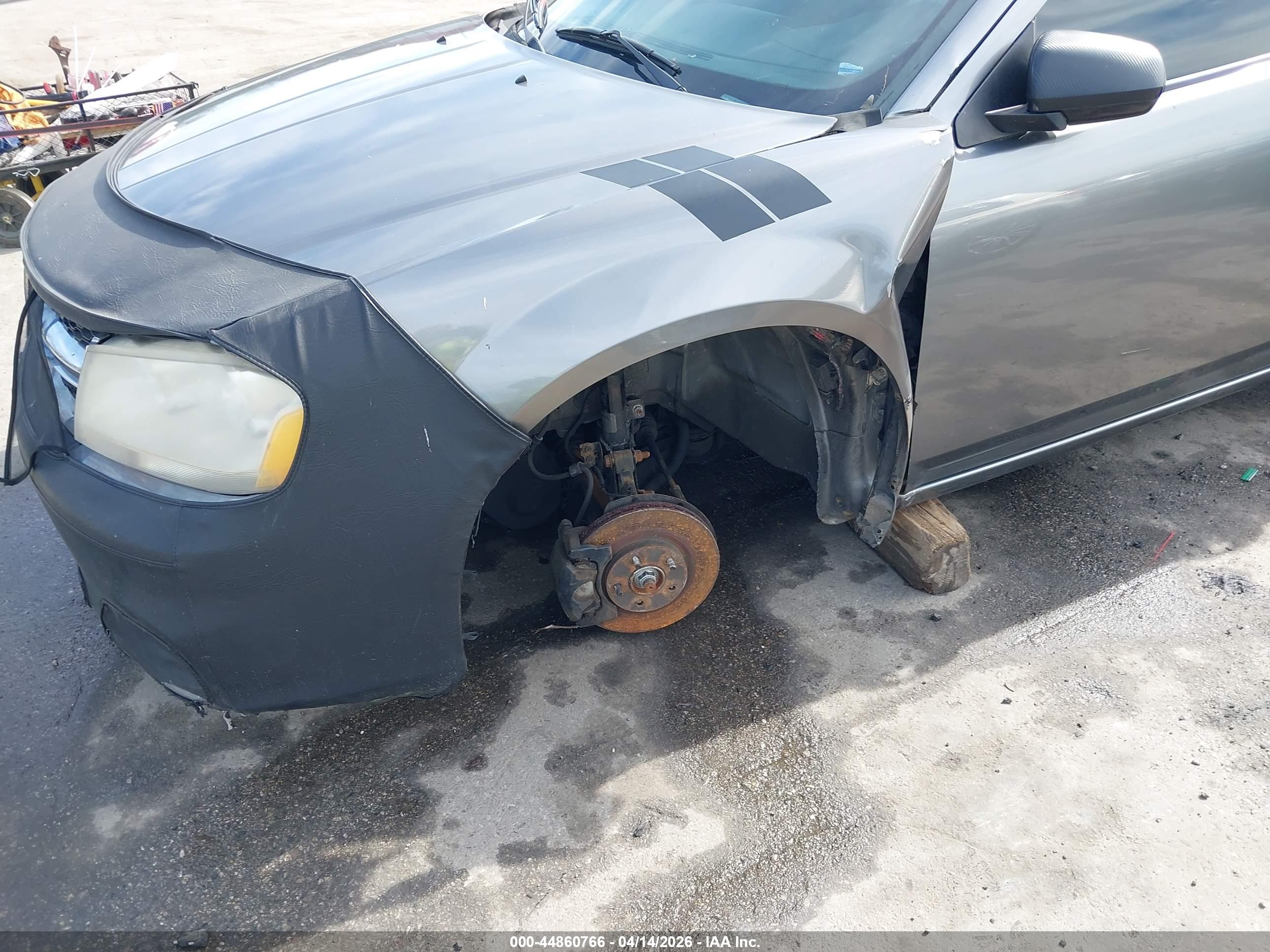 DODGE AVENGER image 6